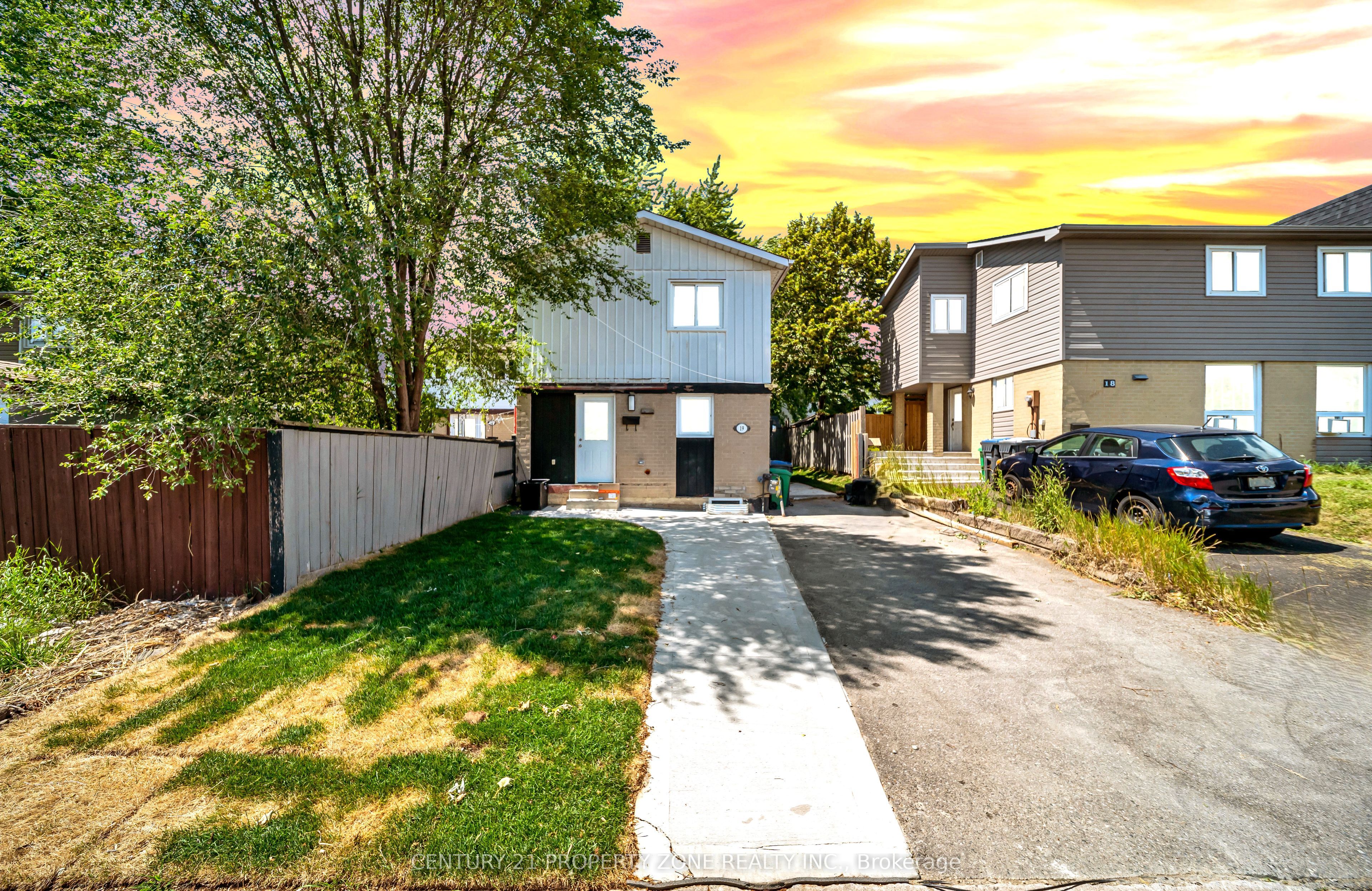19 Horseshoe Court, Brampton, On L6s 1s1