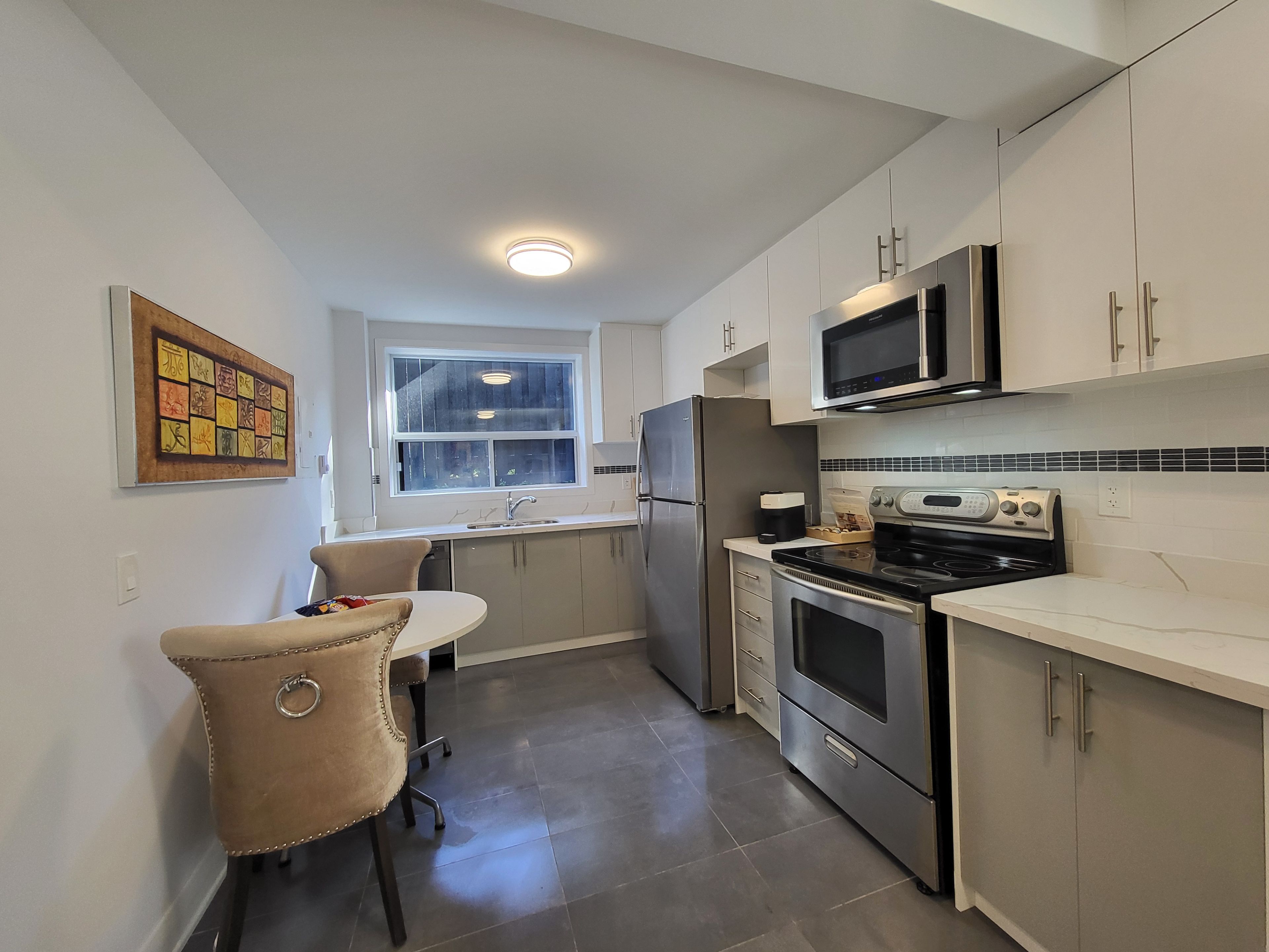 328 Lakeshore Road 2, Mississauga, On L5g 1h4