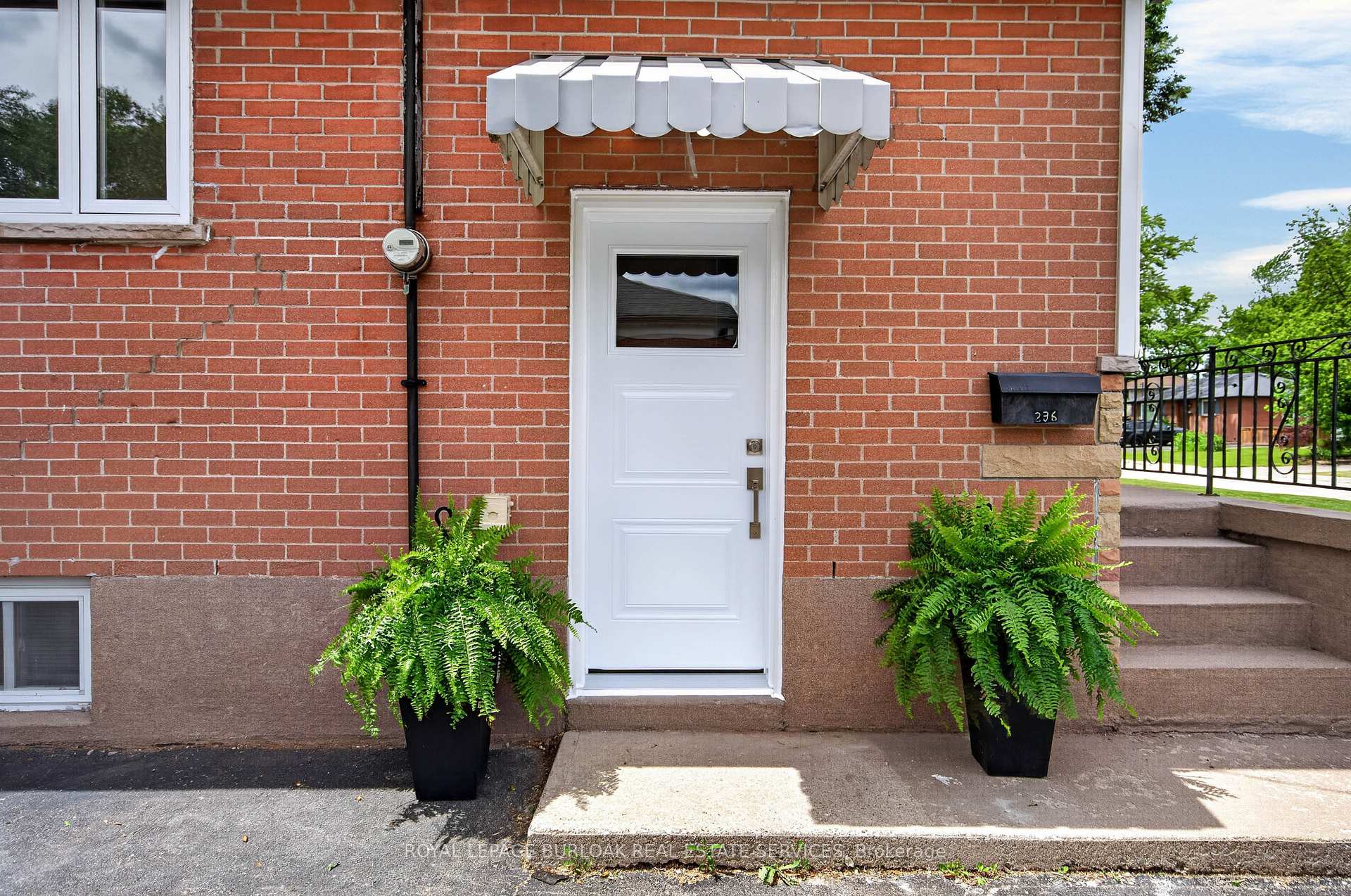 236 Hammersmith Court, Burlington, On L7l 4n7