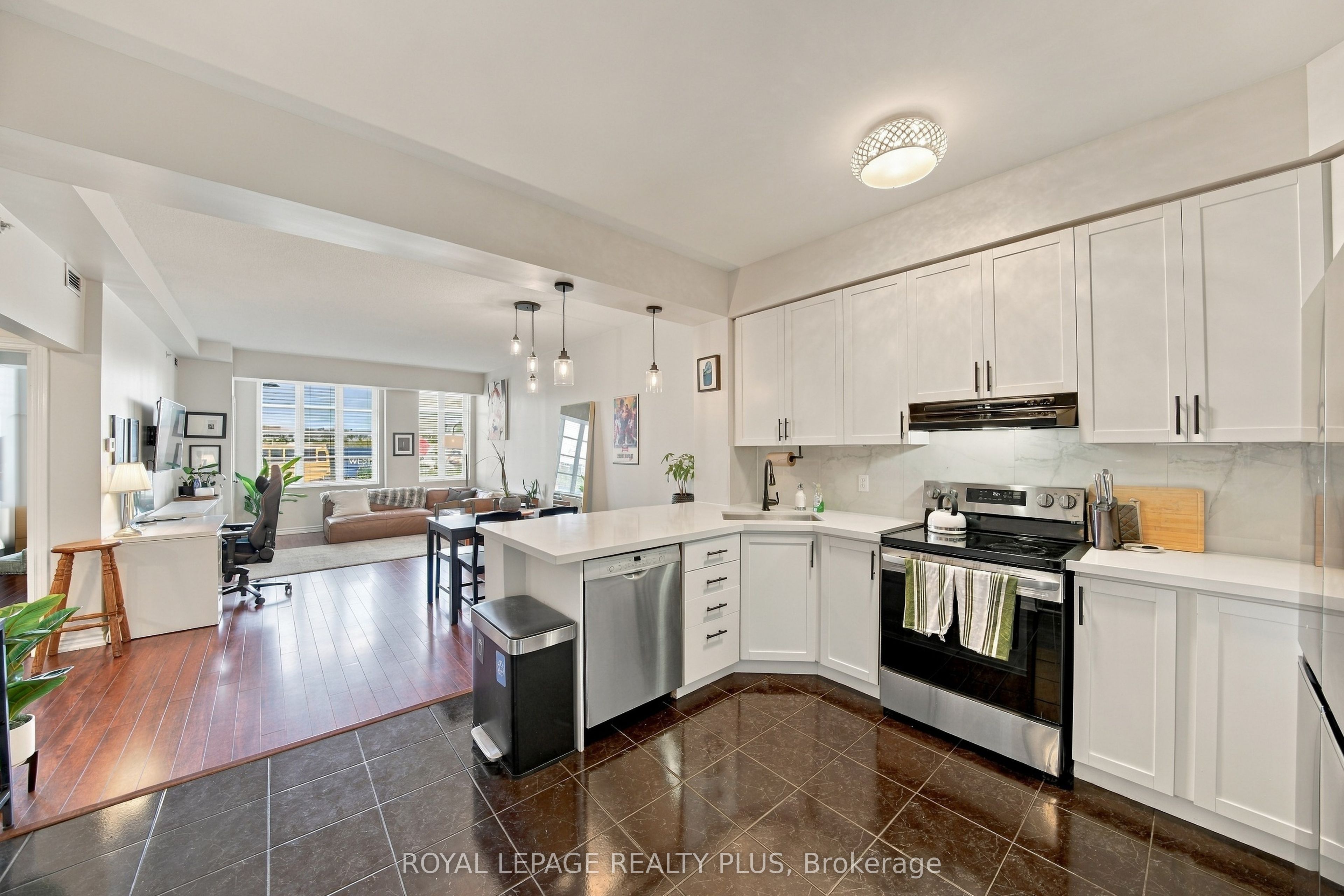3531 Lake Shore Boulevard W 104, Toronto, On M8w 1p4