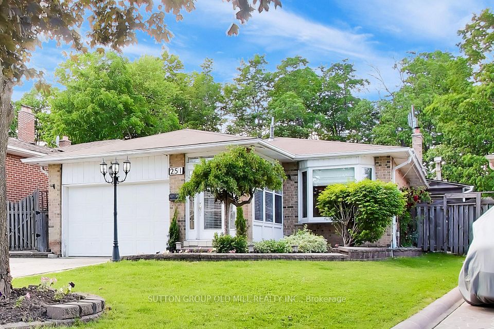 251 Chalfield Lane, Mississauga, On L4z 1l1