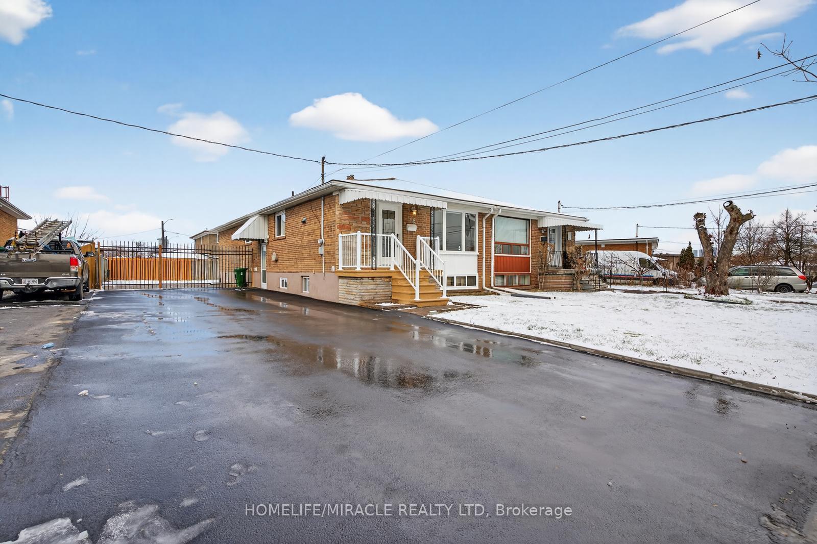 18 Rubydale Gardens, Toronto, On M9l 1b9