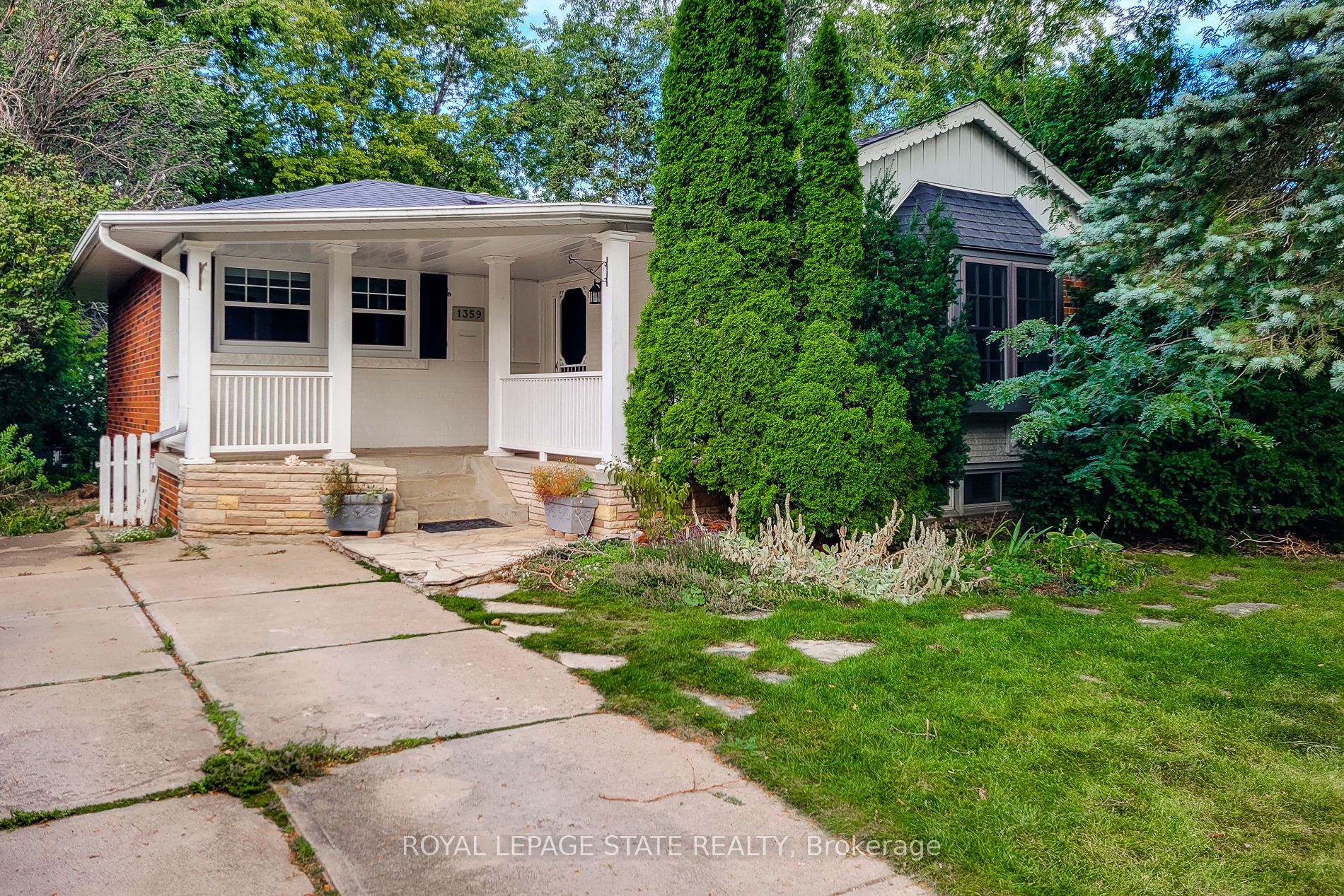 1359 Mountain Grove Avenue, Burlington, On L7p 2h1
