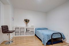 Upper 199 Hillcrest Avenue 10, Mississauga, On L5b 4l5