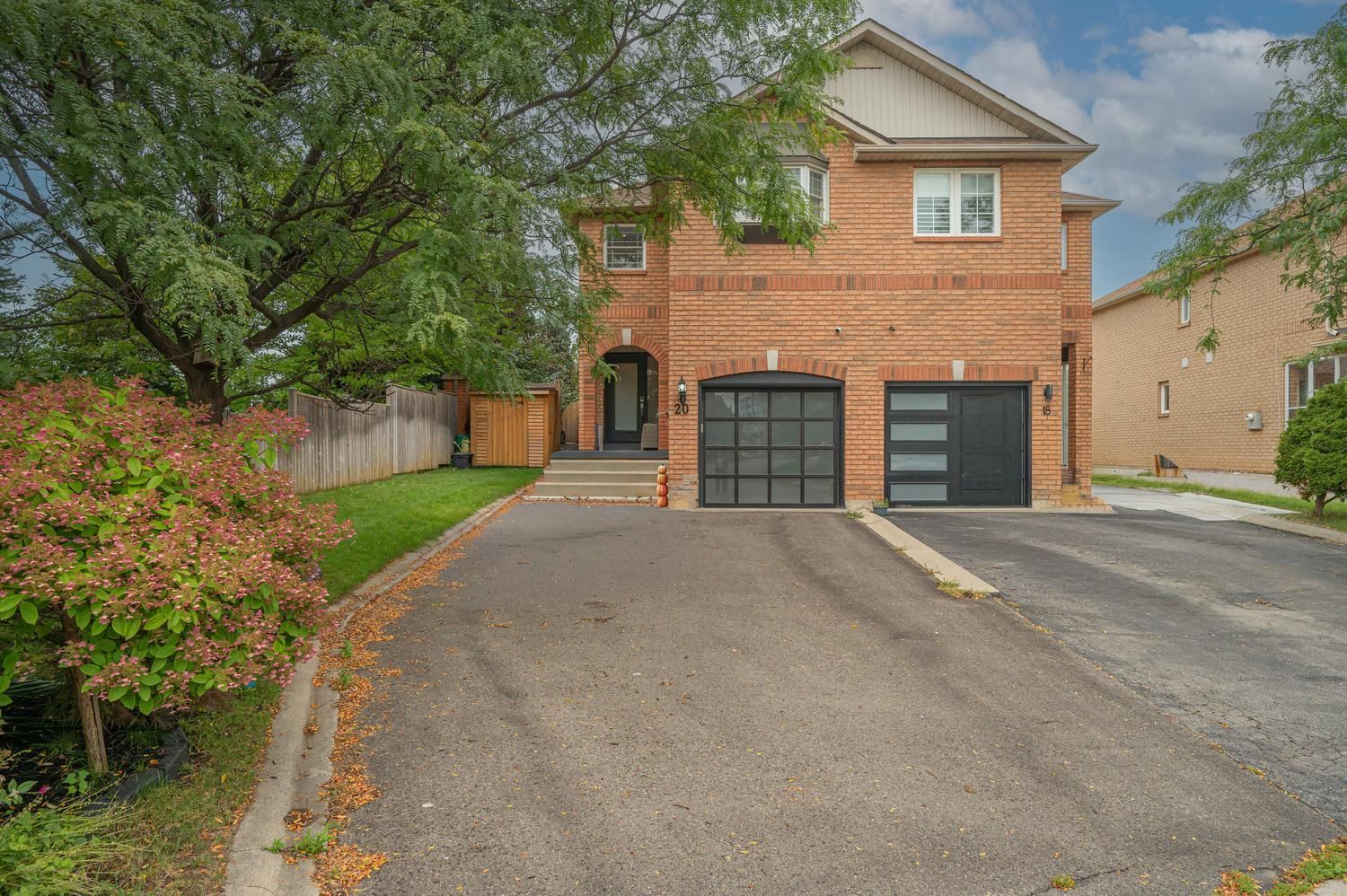 20 Manett Crescent, Brampton, On L6x 4x4