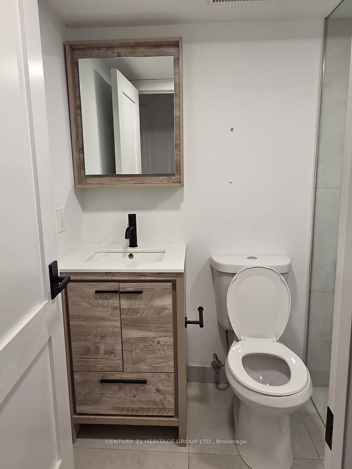 60 Fuller Avenue Lower Level, Toronto, On M6r 2c3