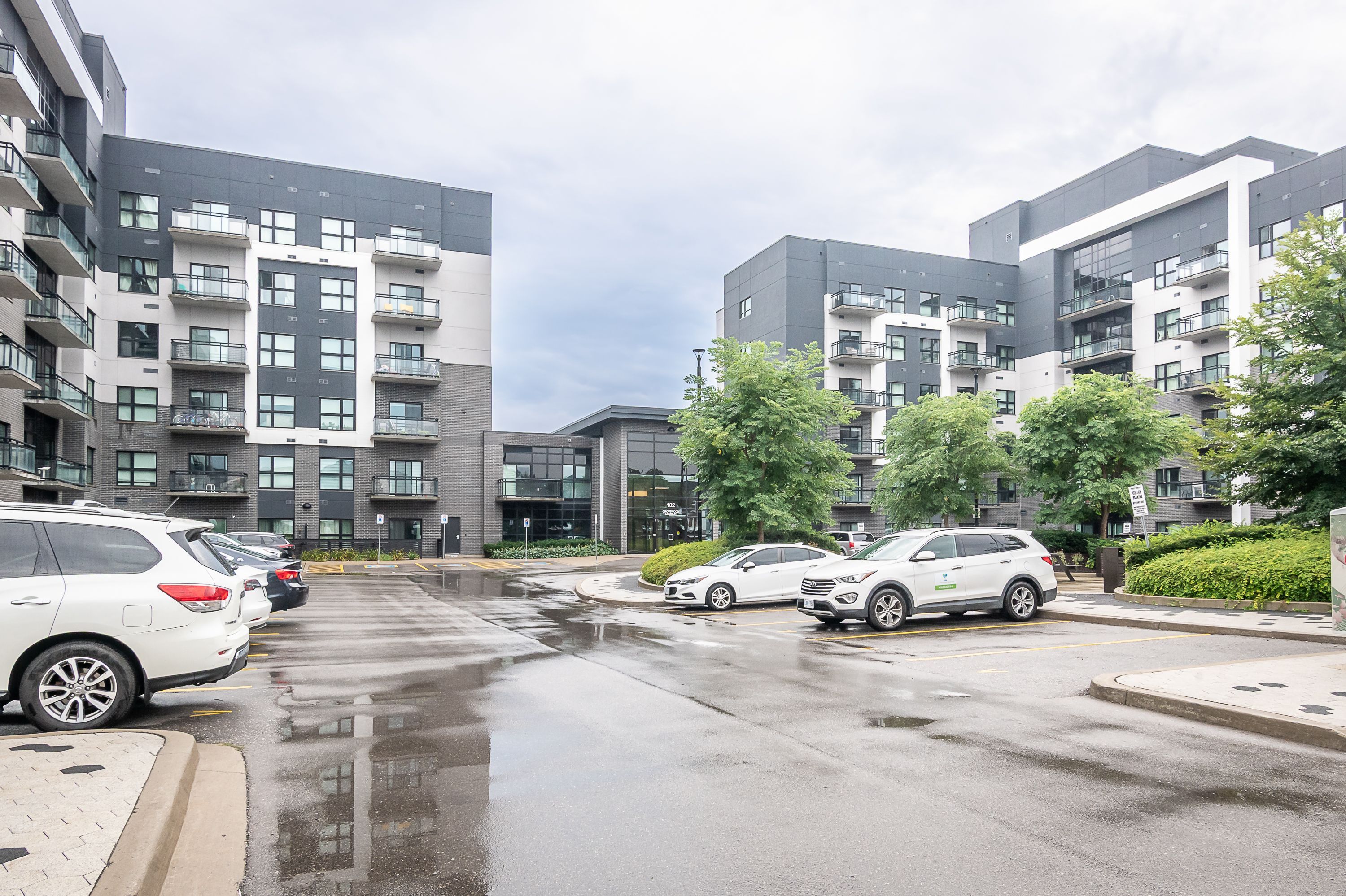102 Grovewood Common 205, Oakville, On L6h 0x2
