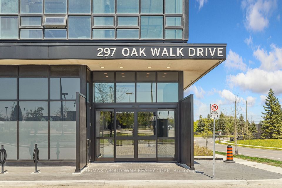 297 Oak Walk Drive 1605, Oakville, On L6h 3r6