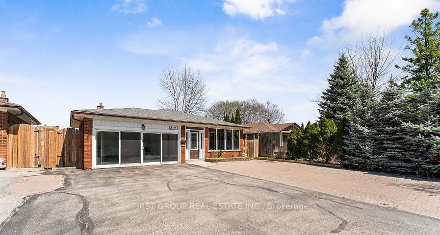 3193 Cawthra Road Main, Mississauga, On L5a 2x4