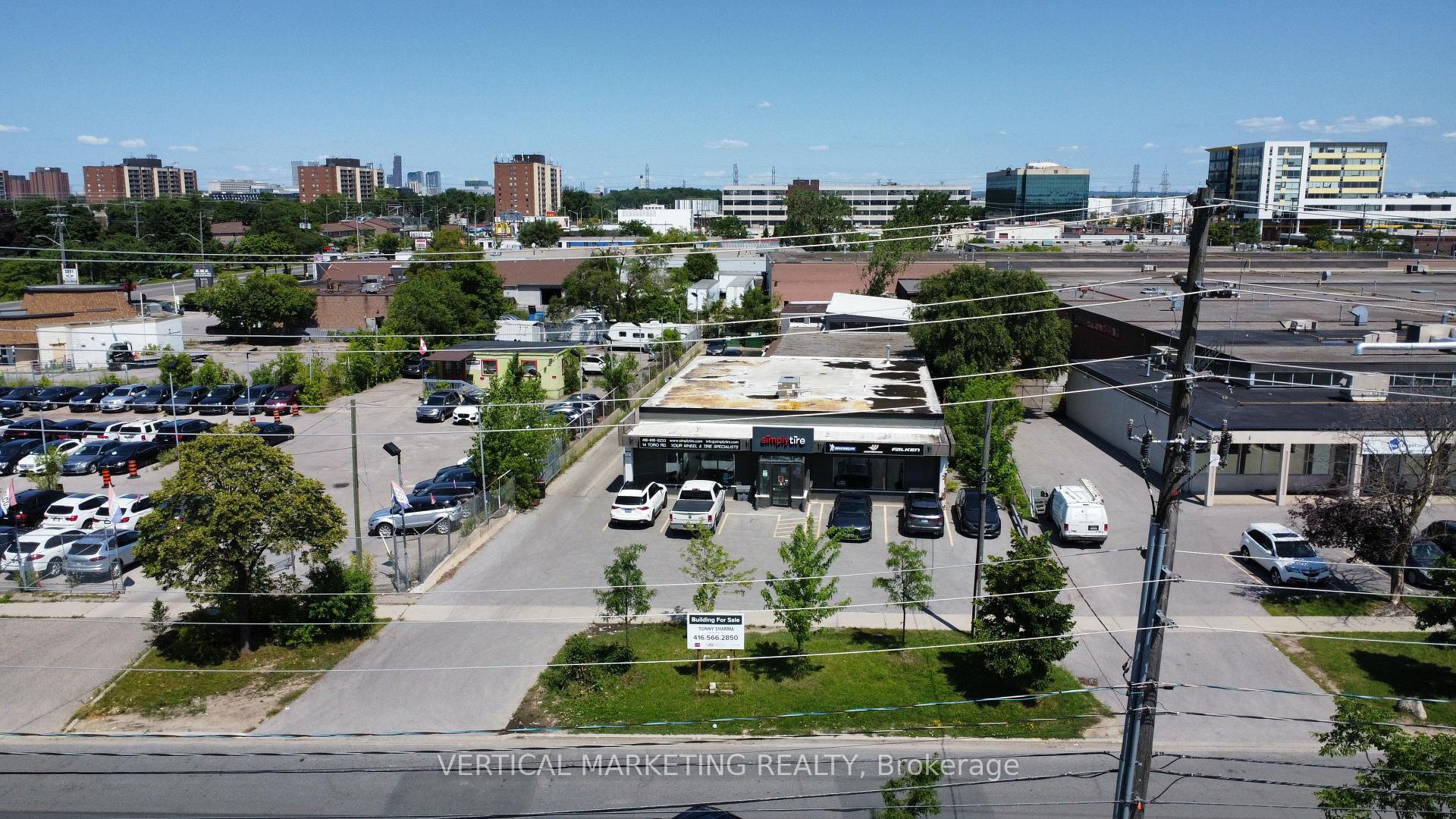14 Toro Road, Toronto, On M3j 2a7
