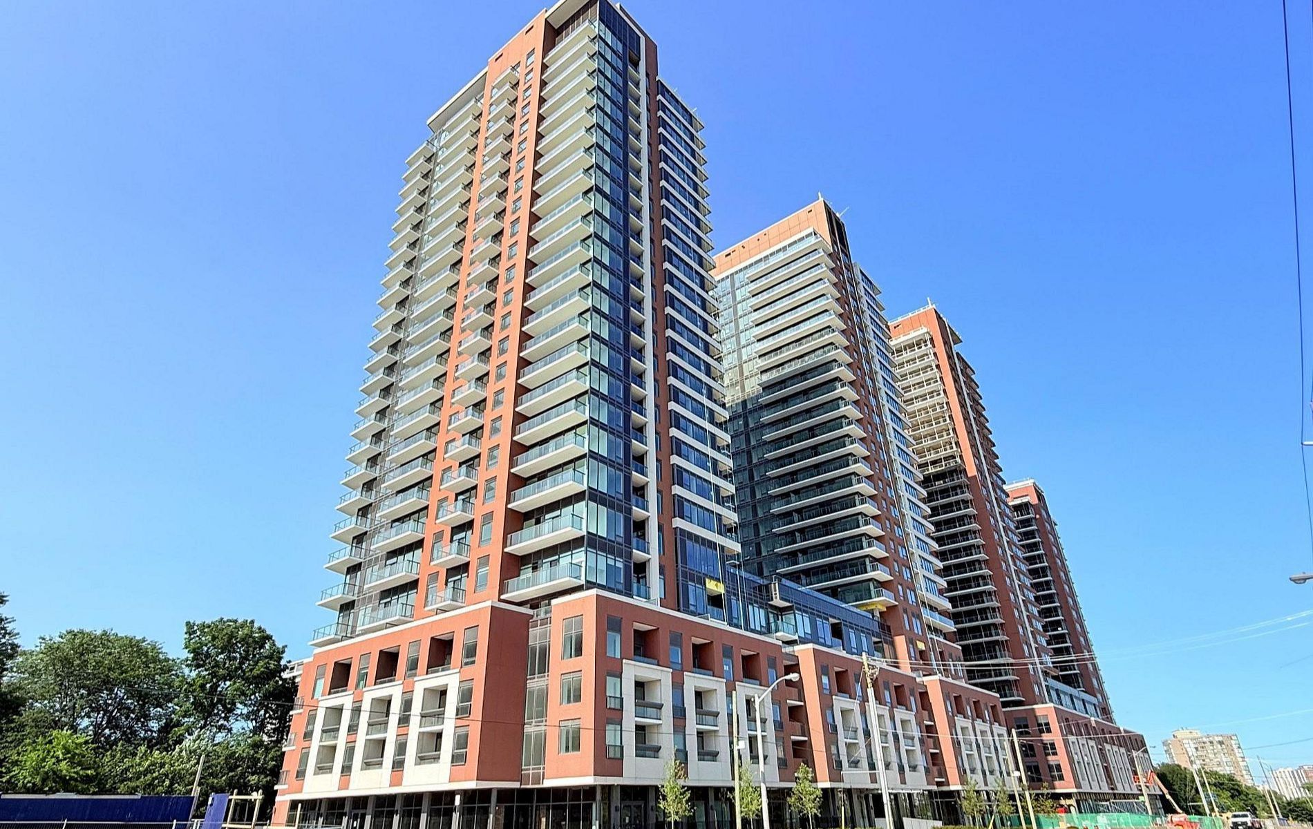 4010 Eglinton Avenue W 2204, Toronto, On M9a 0g5