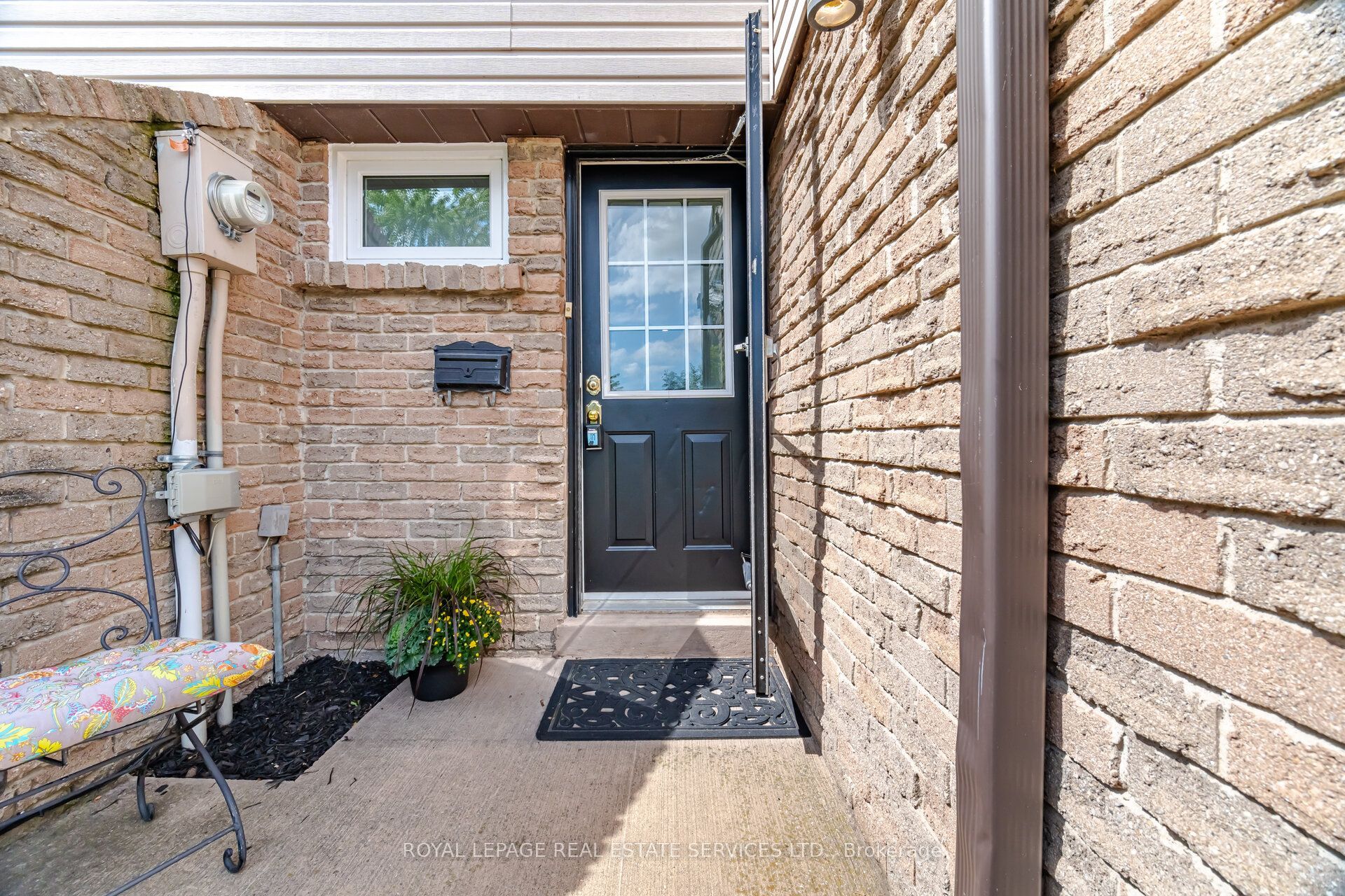 2411 Sovereign Street 17, Oakville, On L6l 1m1