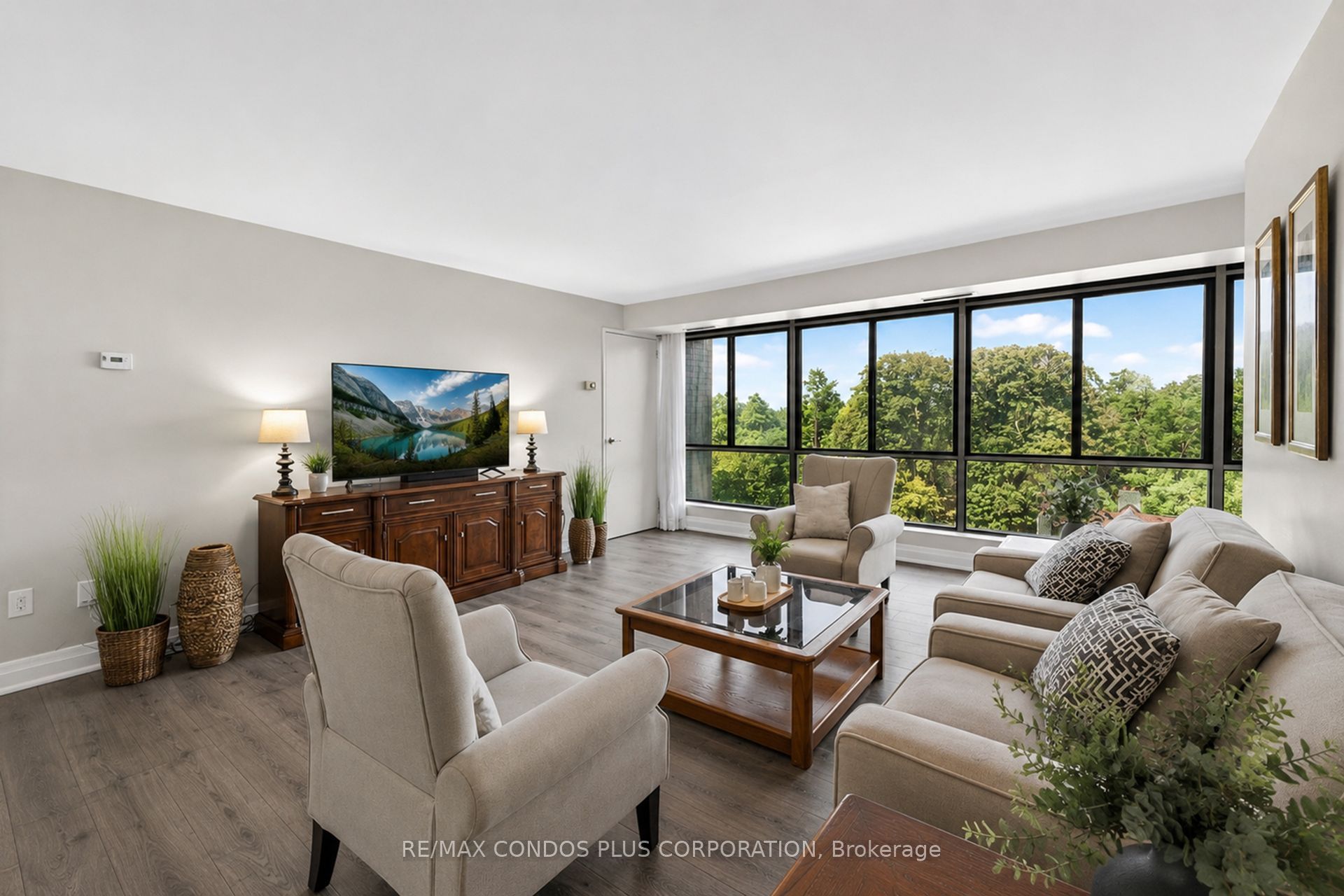 1400 Dixie Road 601, Mississauga, On L5e 3e1