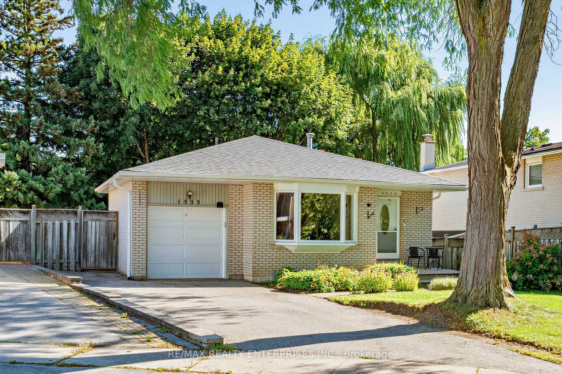1535 Thetford Court, Mississauga, On L5j 3n2