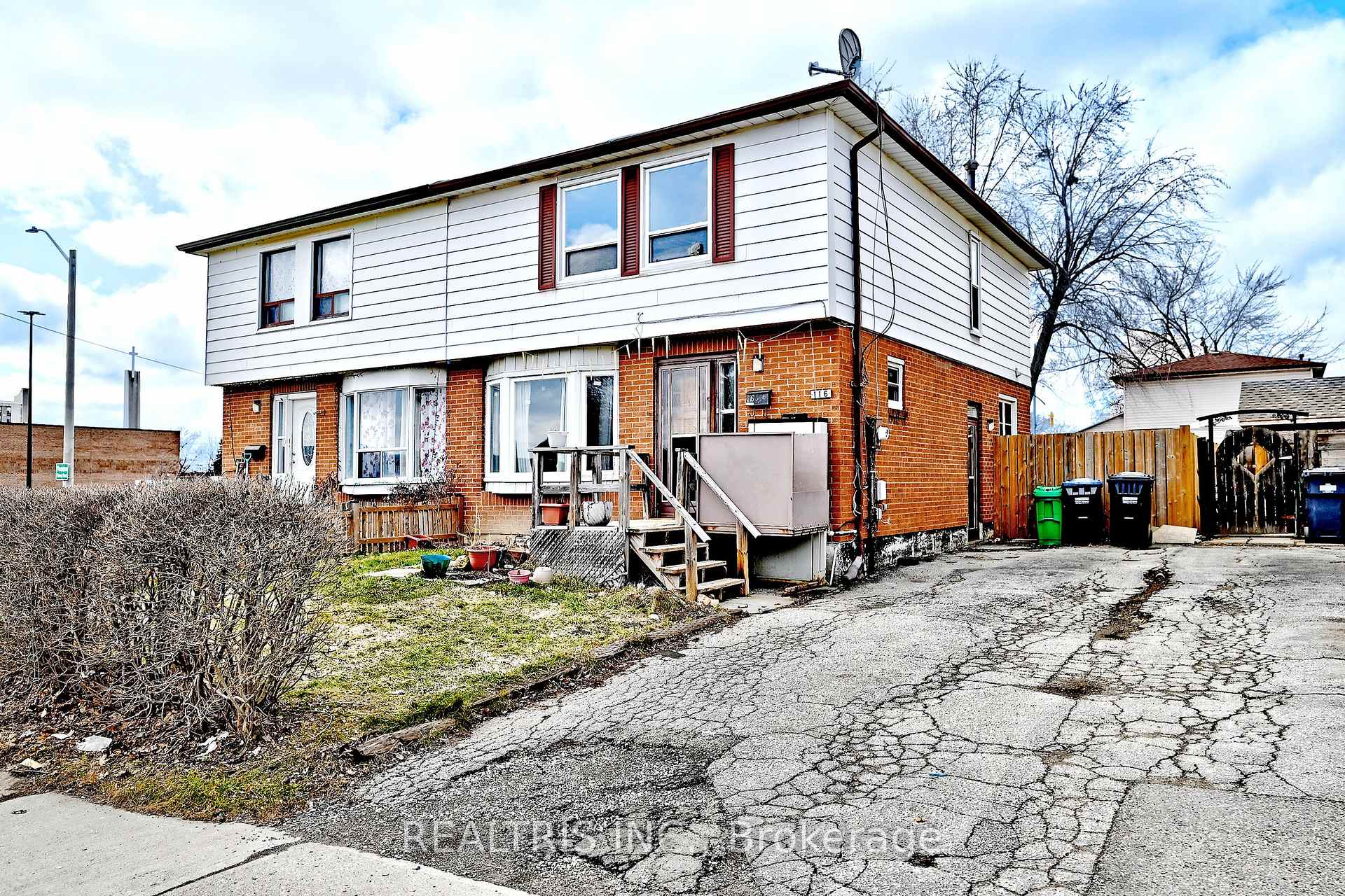116 Sutherland Avenue, Brampton, On L6v 2h7