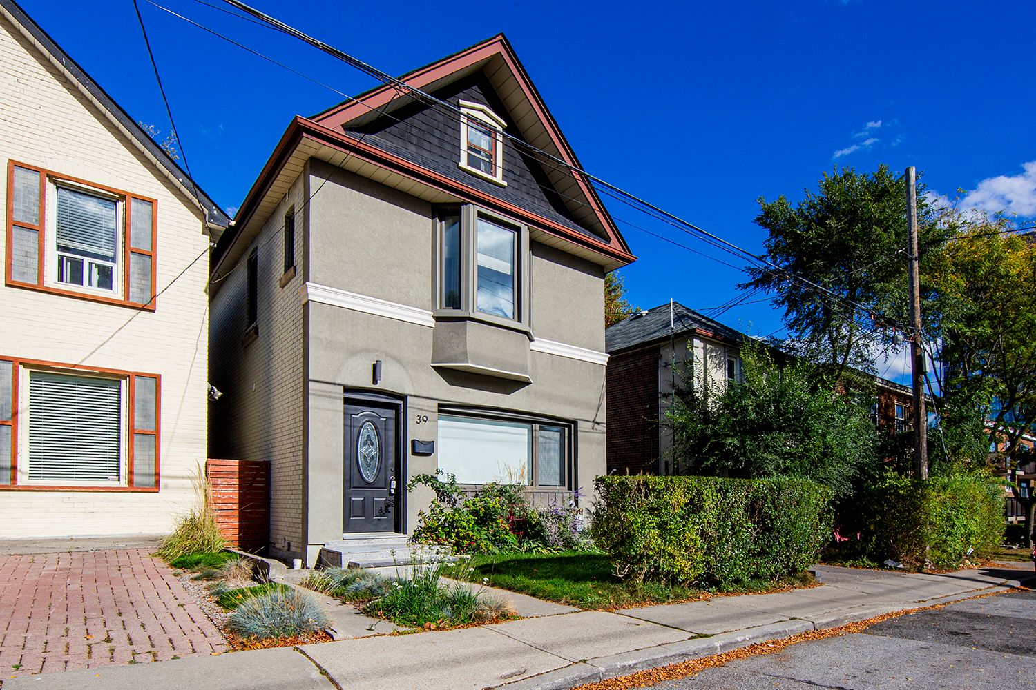 39 Windermere Avenue Bsmt, Toronto, On M6s 3j3