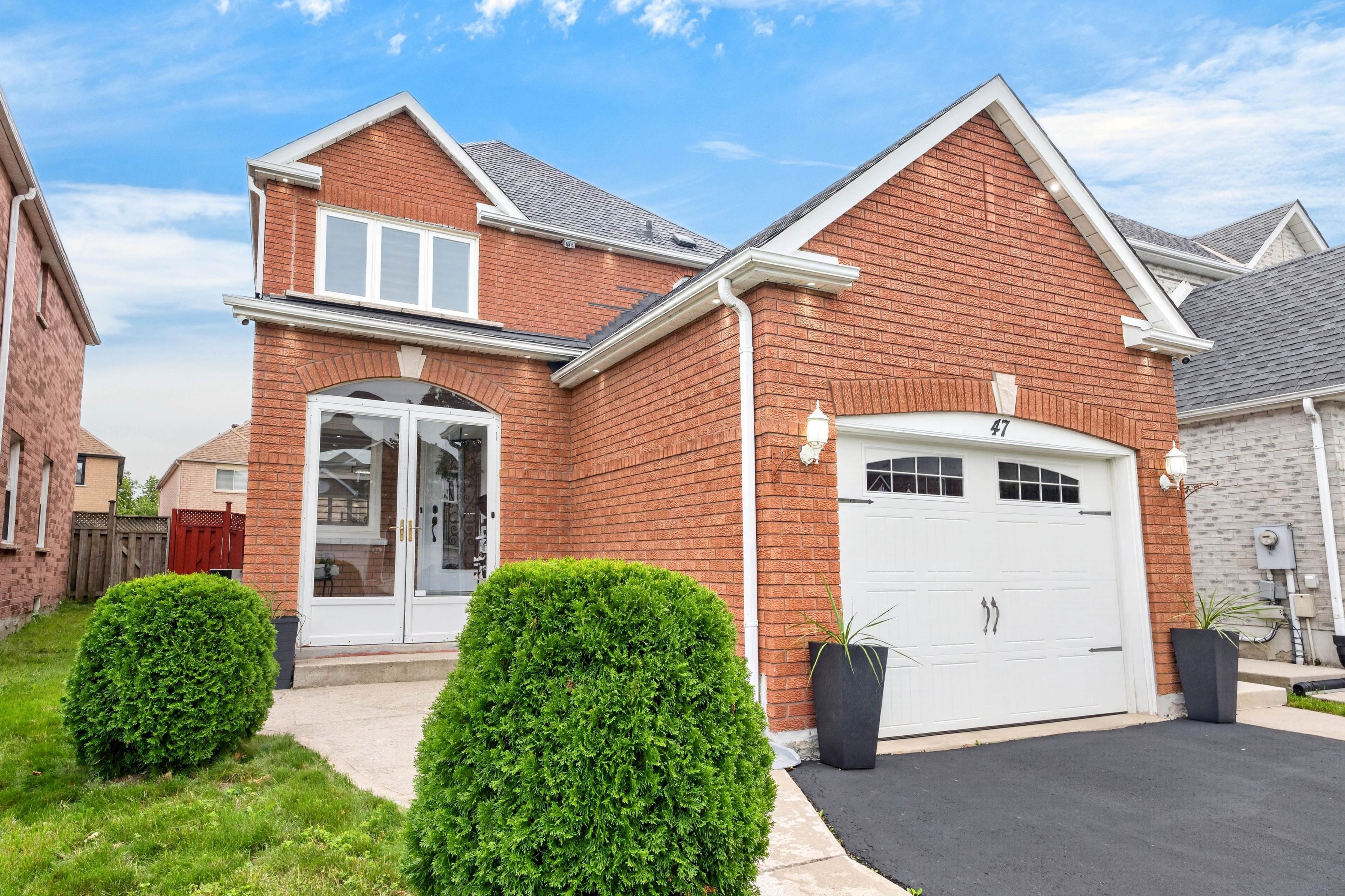 47 Twisted Oak Street, Brampton, On L6r 1s9