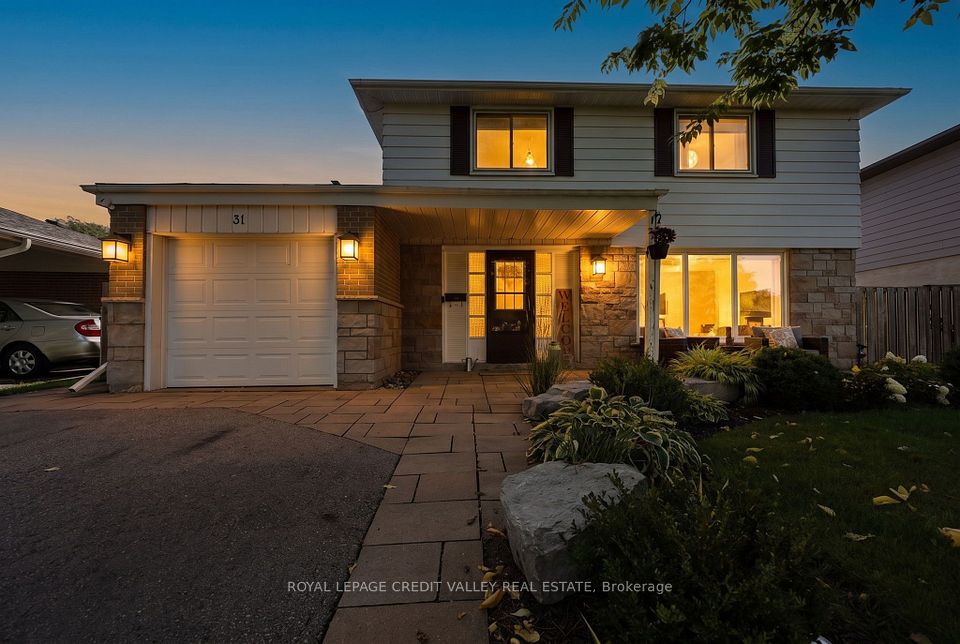 31 Melville Crescent, Brampton, On L6w 2s3