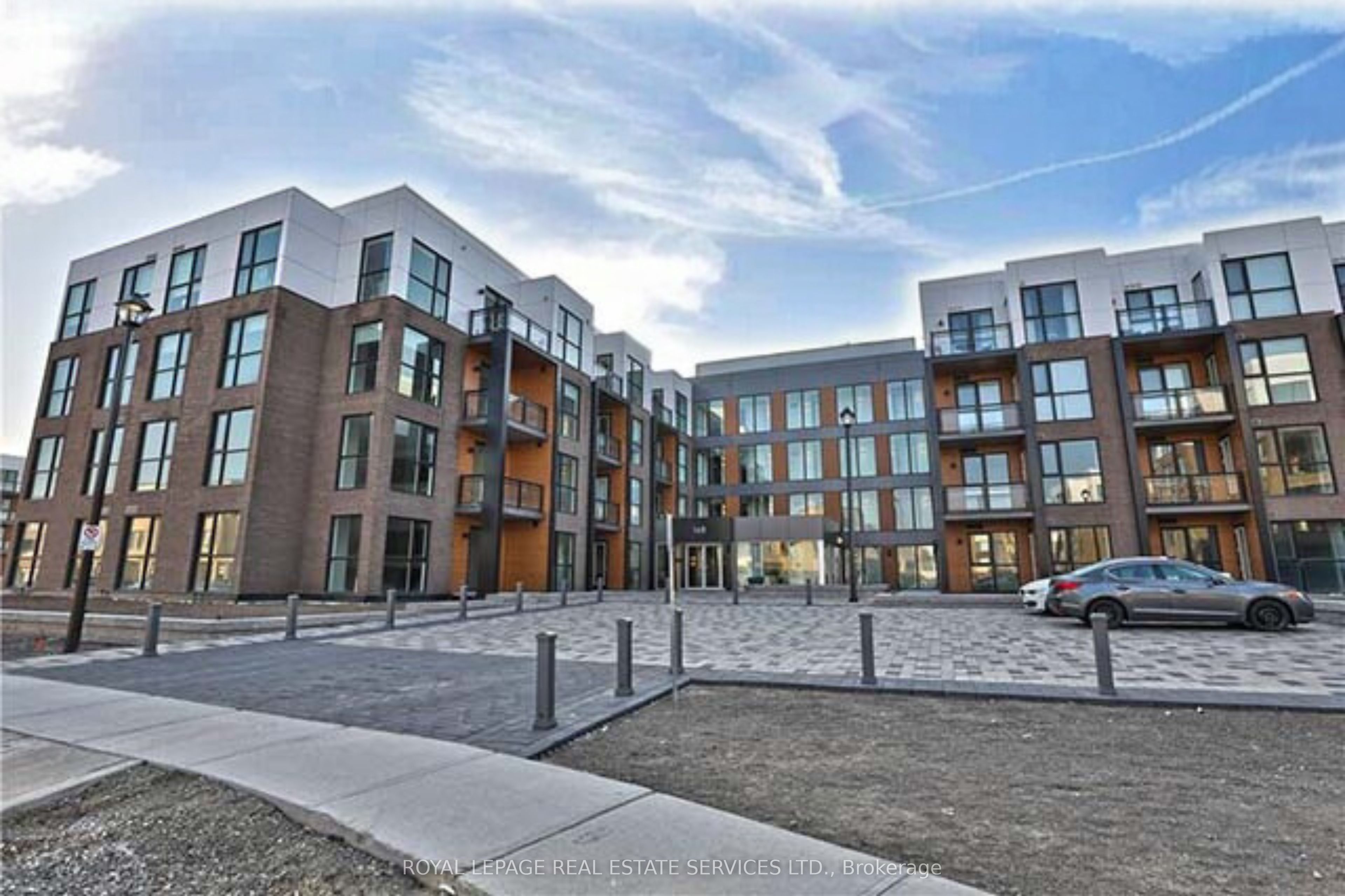 168 Sabina Drive #111, Oakville, On L6h 0w5