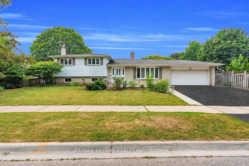 2673 Thorn Lodge Drive, Mississauga, On L5k 1l1
