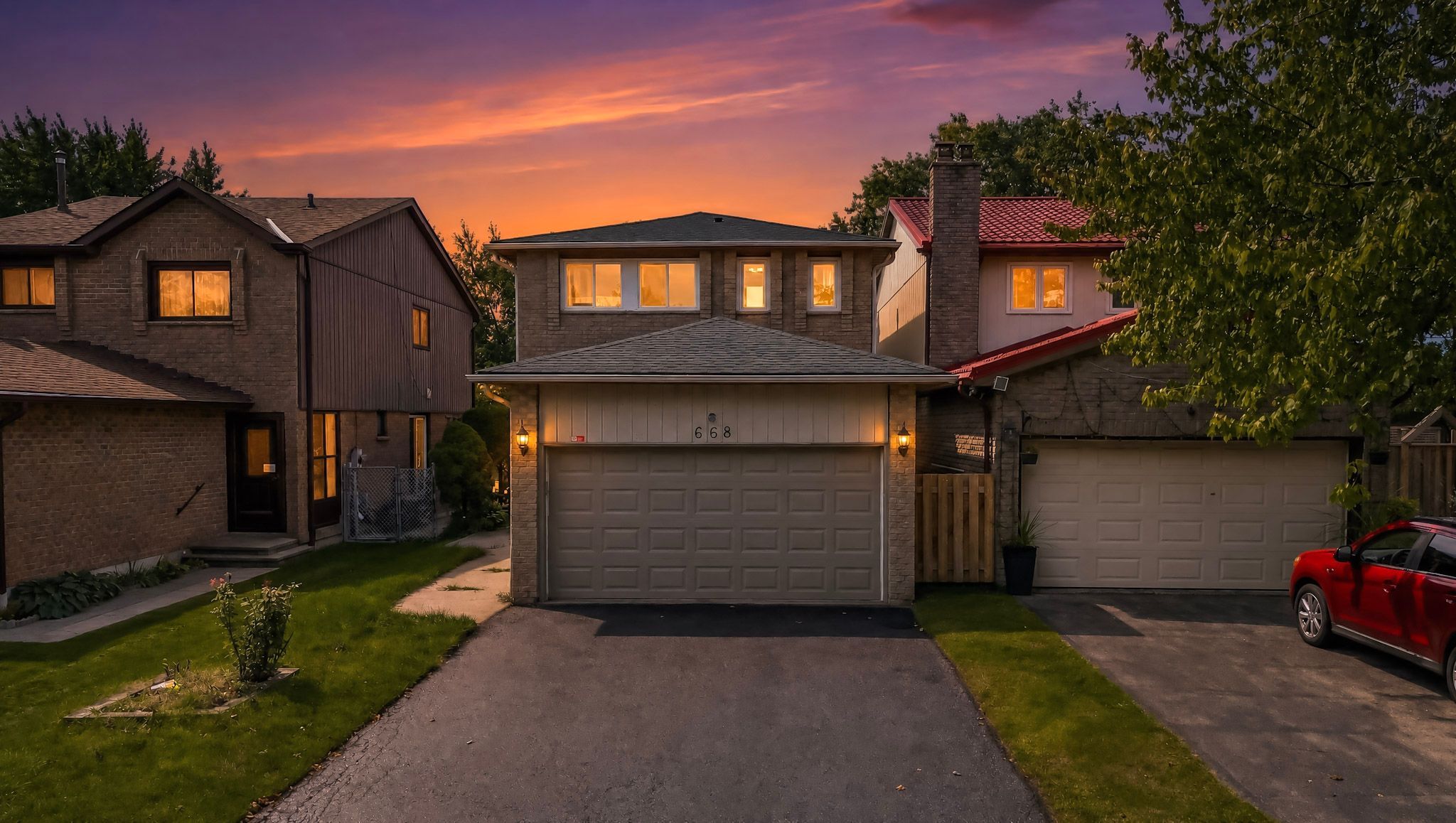 668 Greycedar Crescent, Mississauga, On L4w 3j7