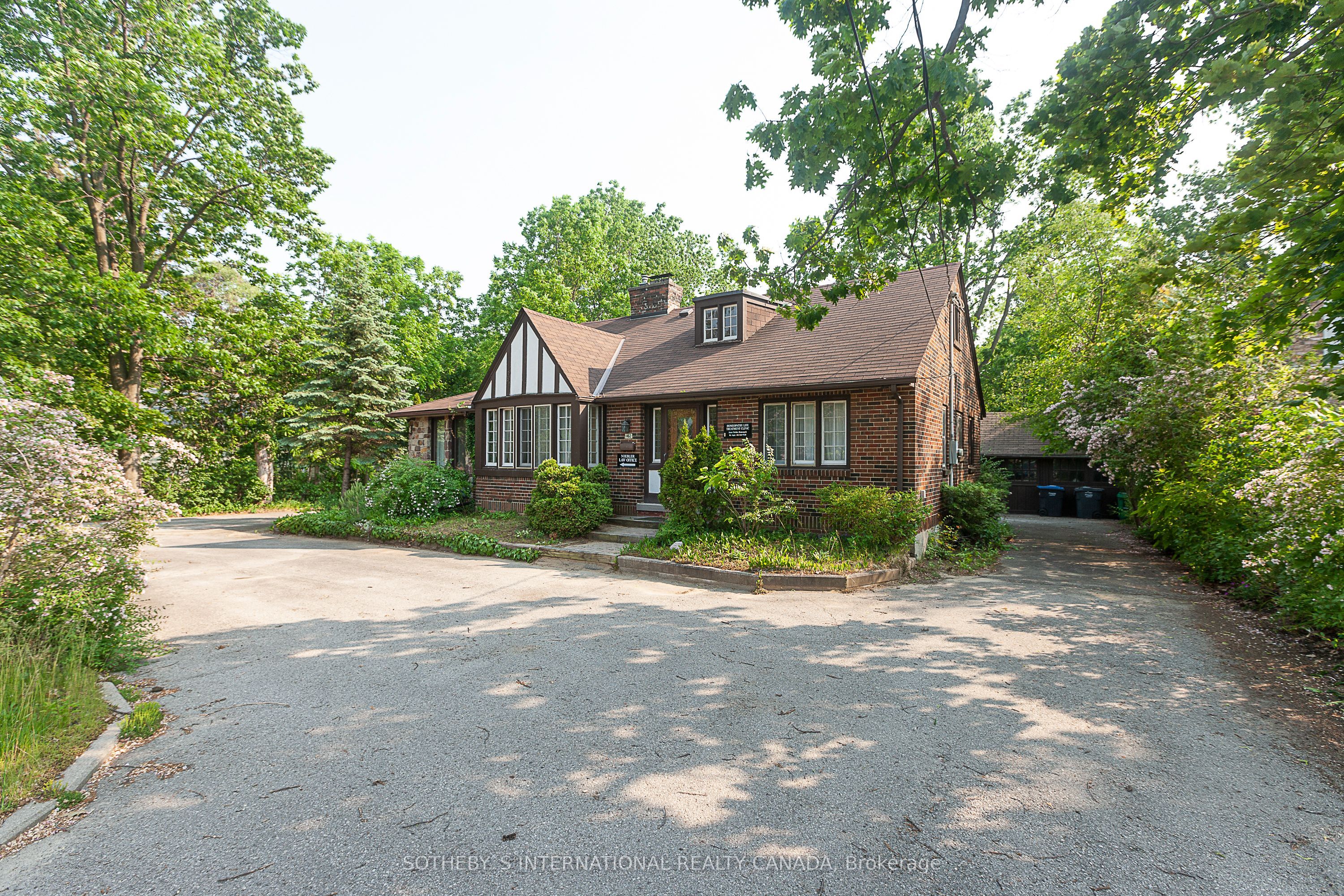 1462 Hurontario Street, Mississauga, On L5g 3h4