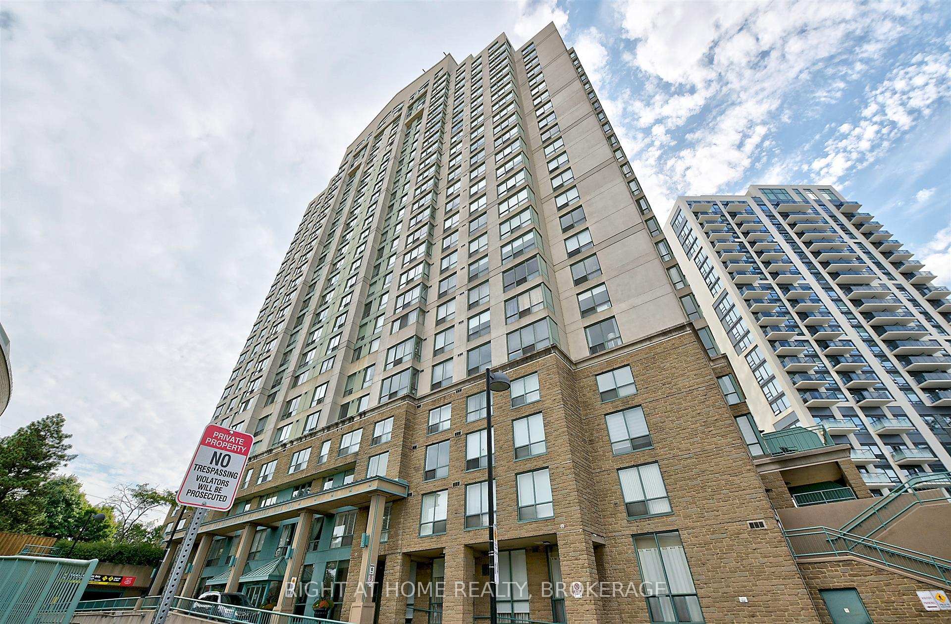101 Subway Crescent 206, Toronto, On M9b 6k4