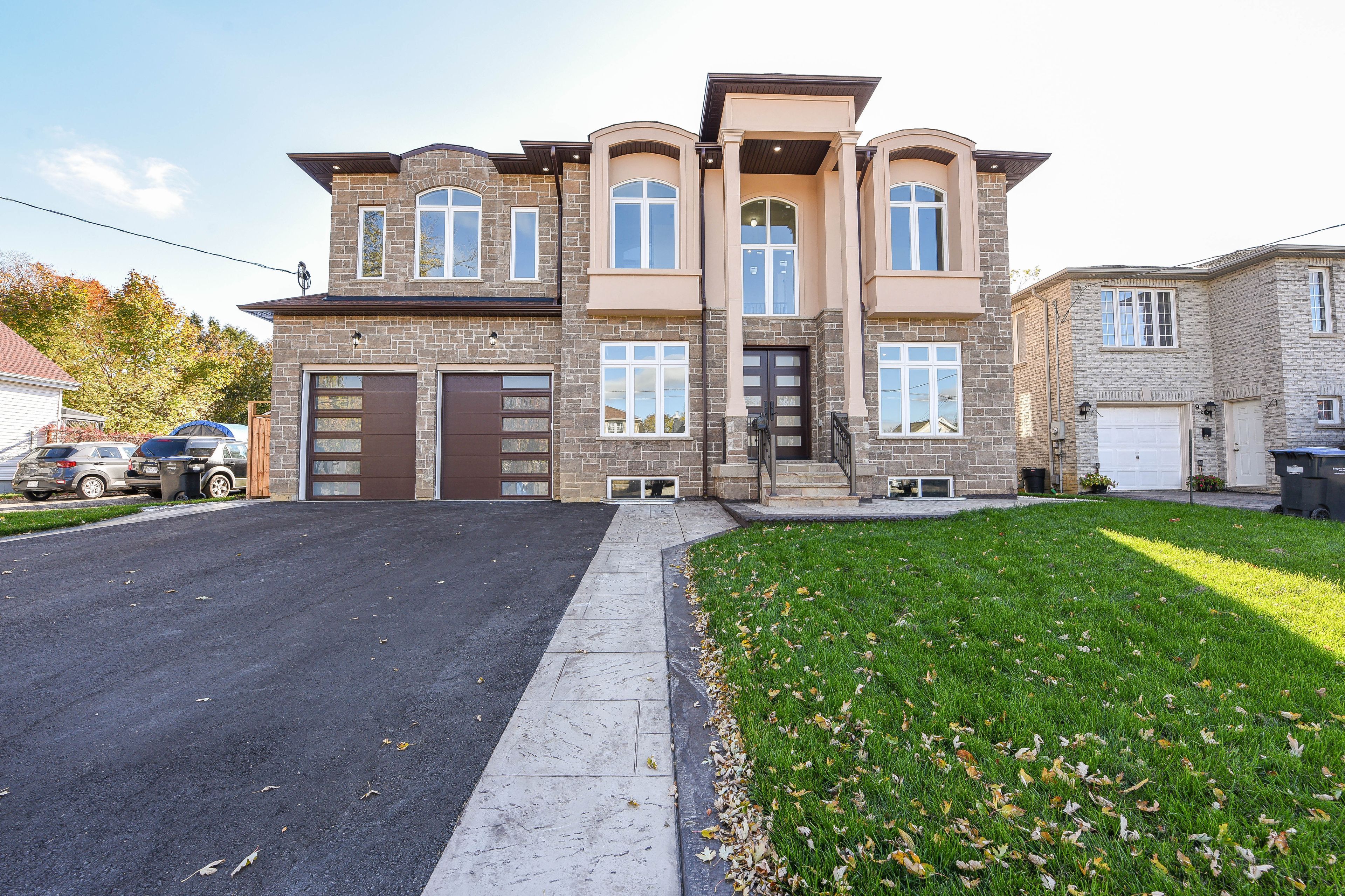 11 Hillcrest Avenue, Brampton, On L6w 1y7