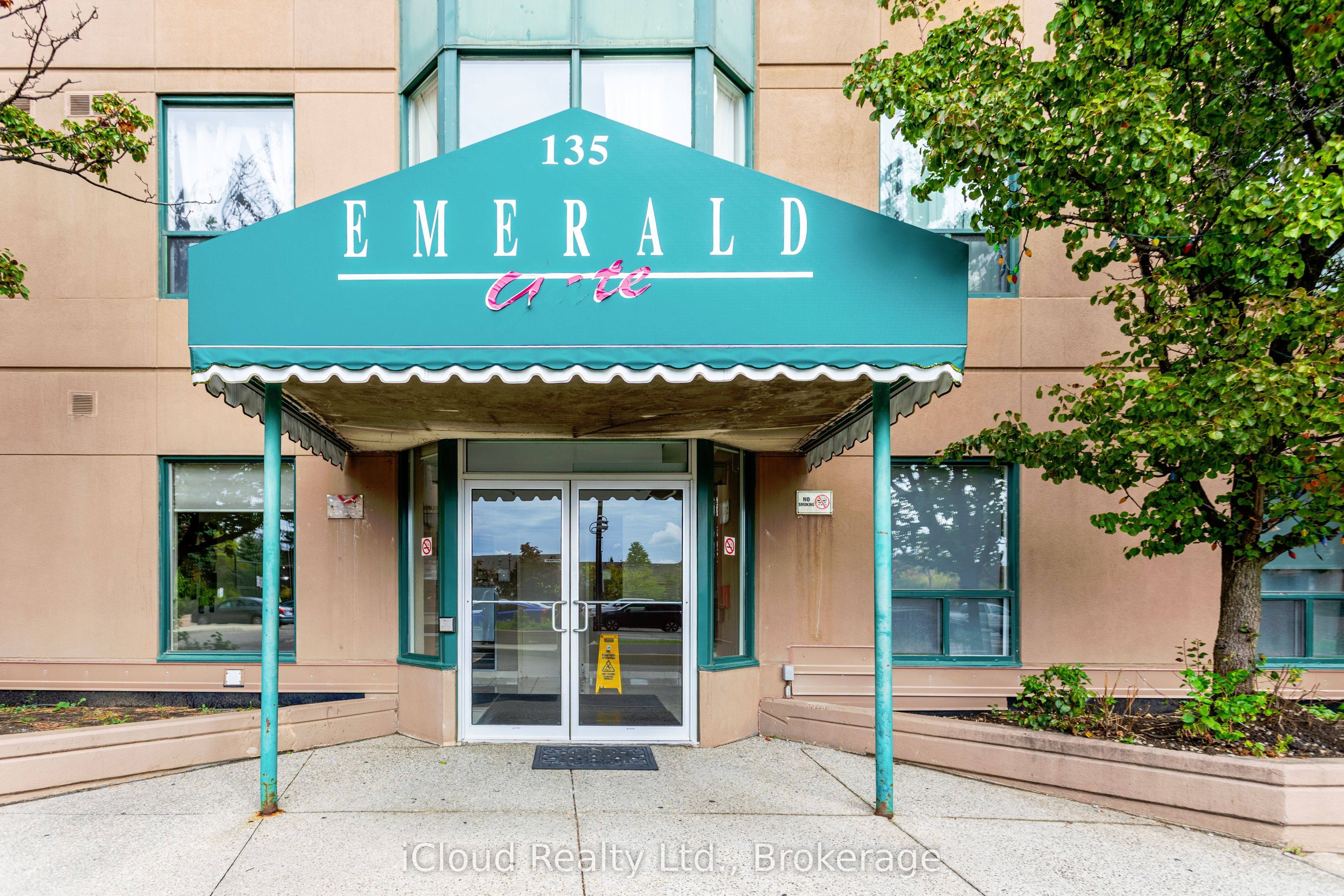 135 Hillcrest Avenue 903, Mississauga, On L5b 4b1