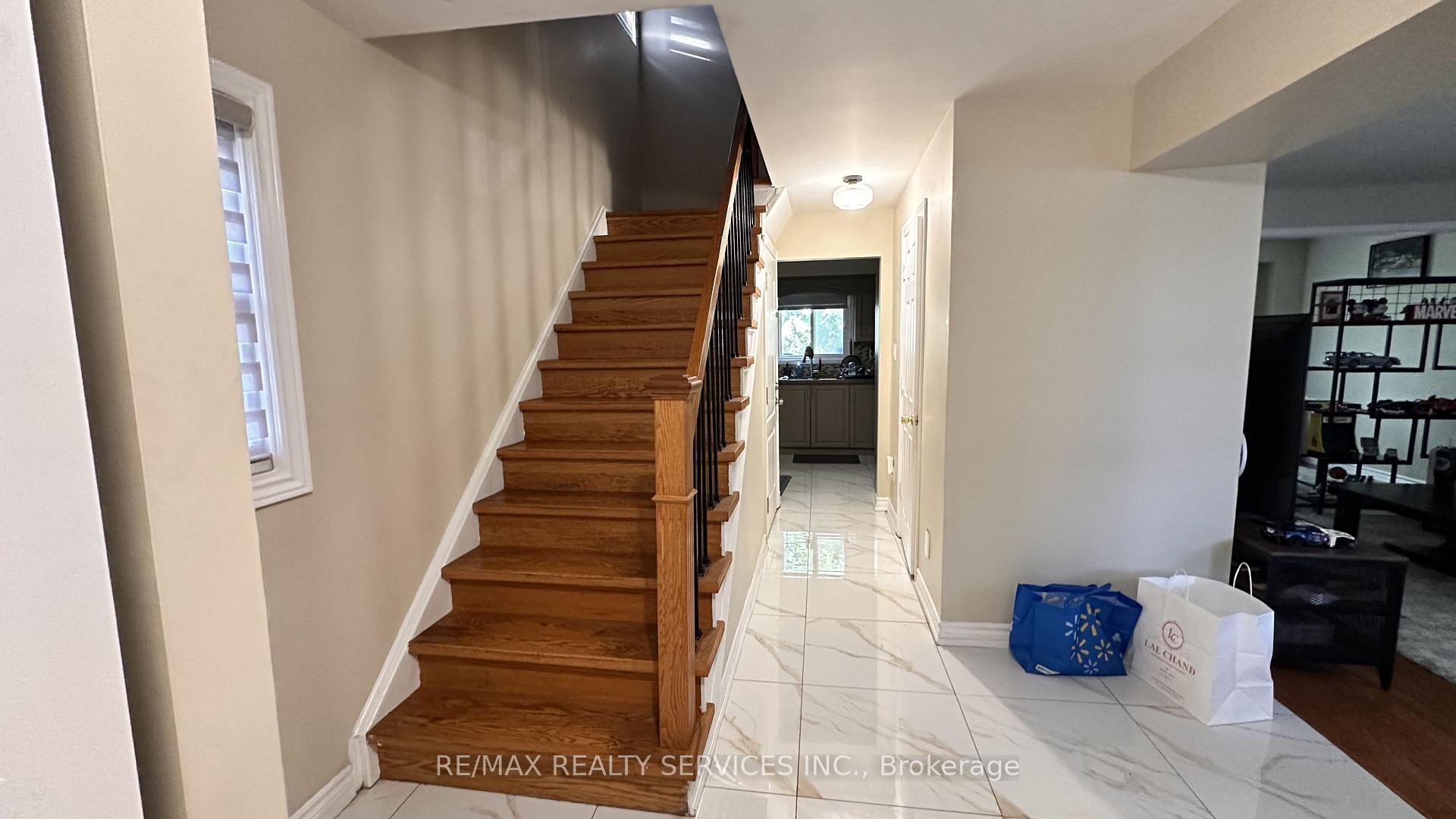 40 Morado Court, Brampton, On L6s 4h7