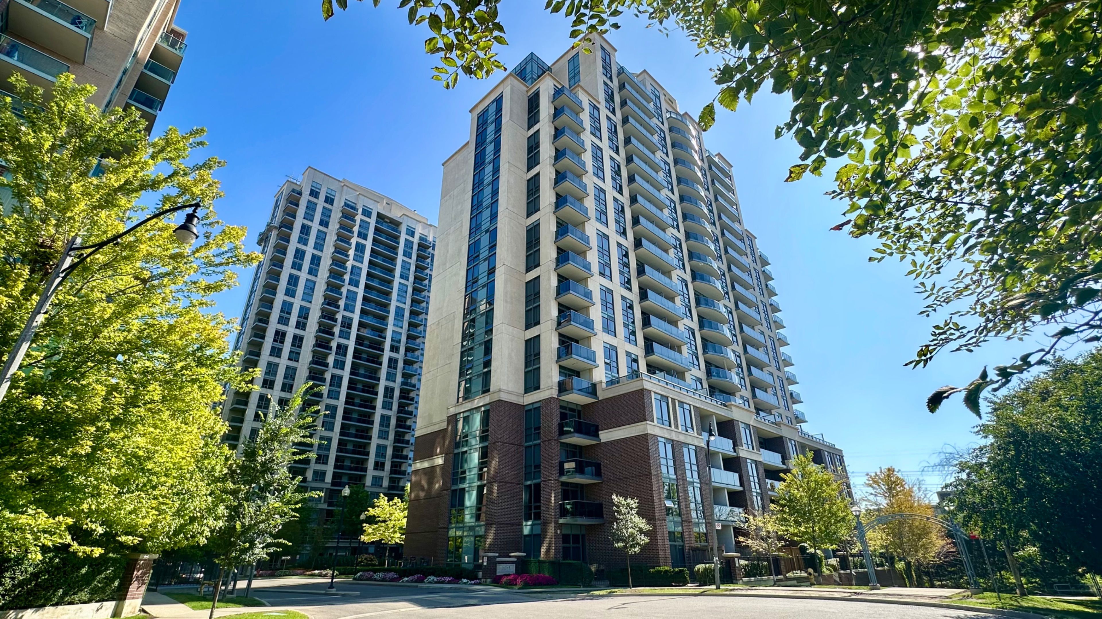 1 Michael Power Place 612, Toronto, On M9a 0a1