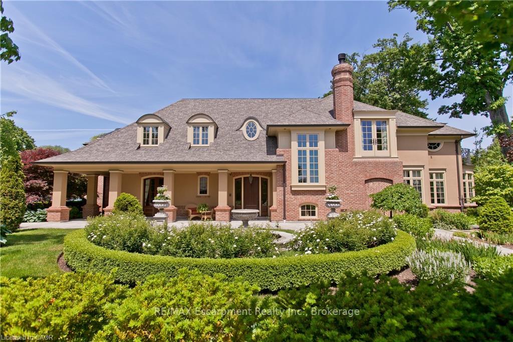 1081 Argyle Drive, Oakville, On L6j 1a9