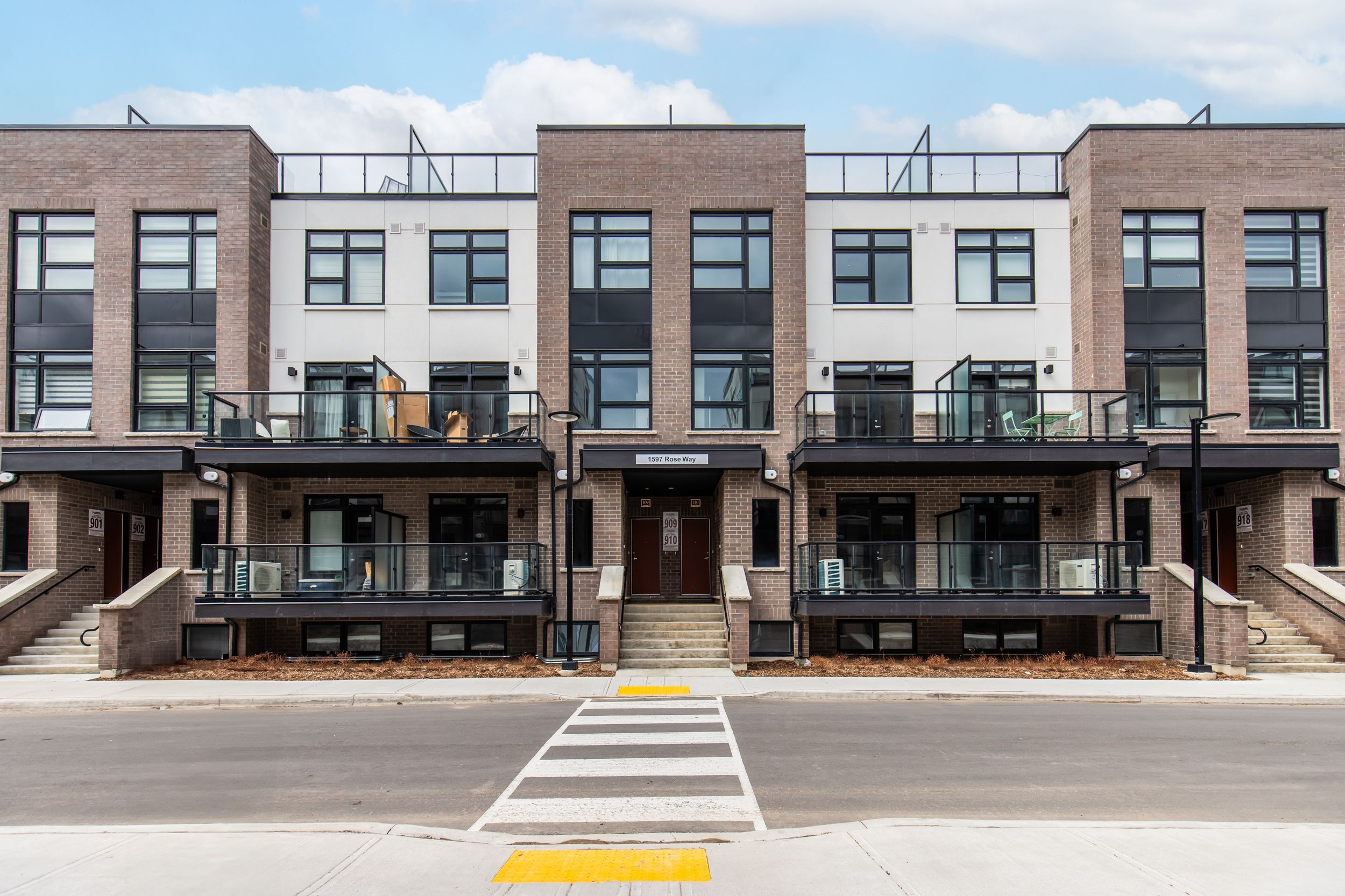 1597 Rose Way 107, Milton, On L9e 1n4