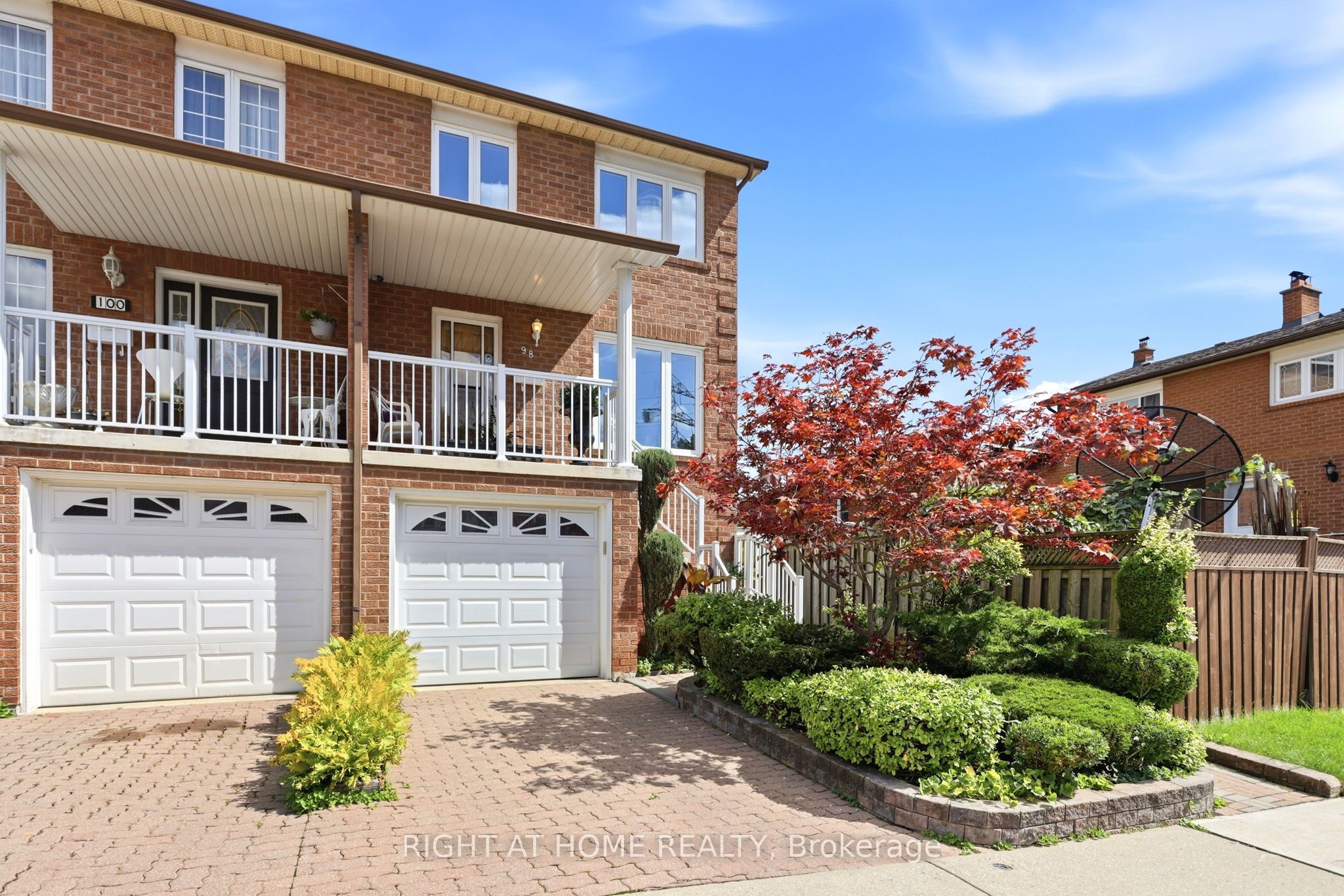 98 Beaver Terrace, Toronto, On M6h 4g8