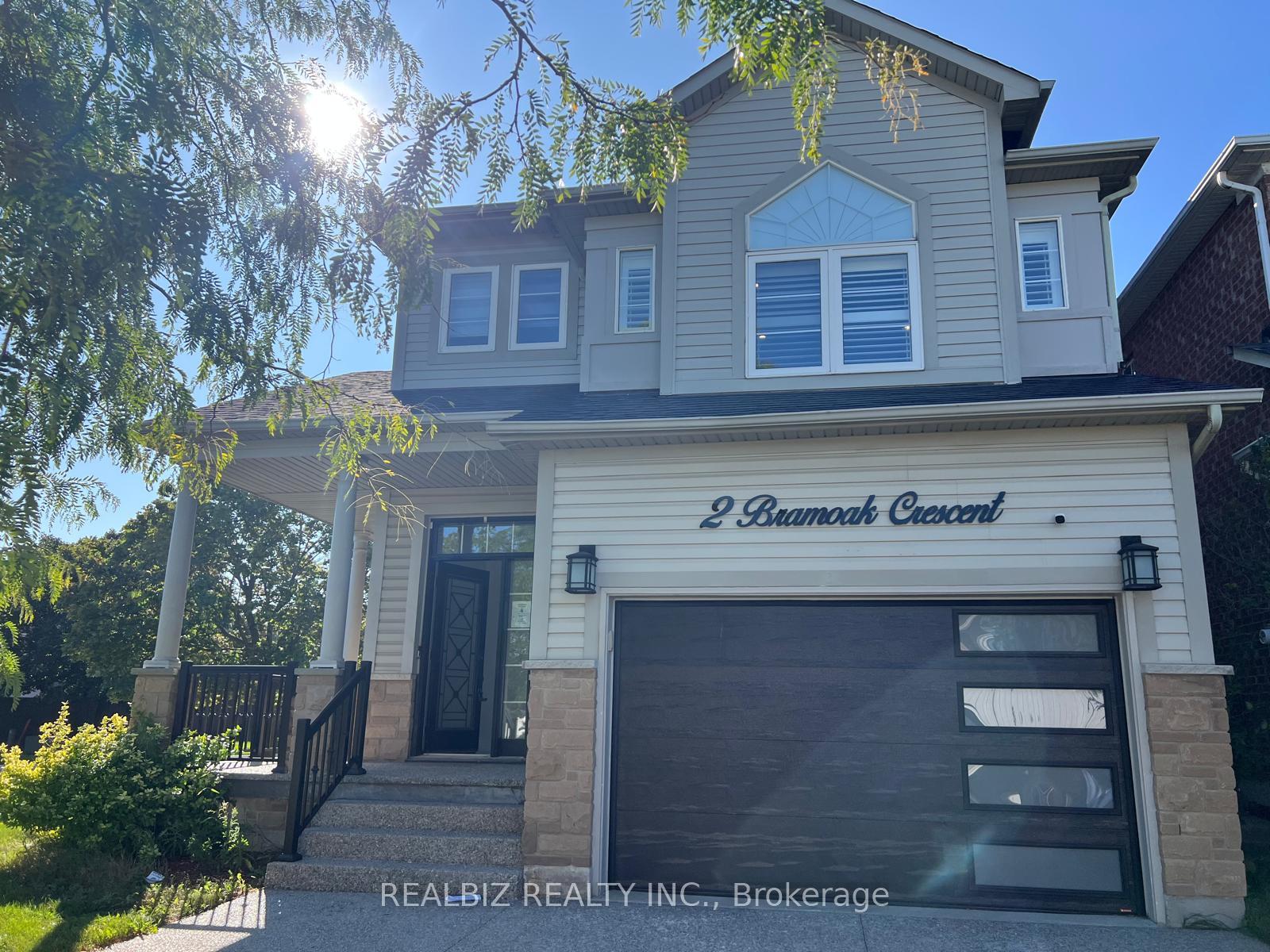 2 Bramoak Crescent, Brampton, On L7a 1t7