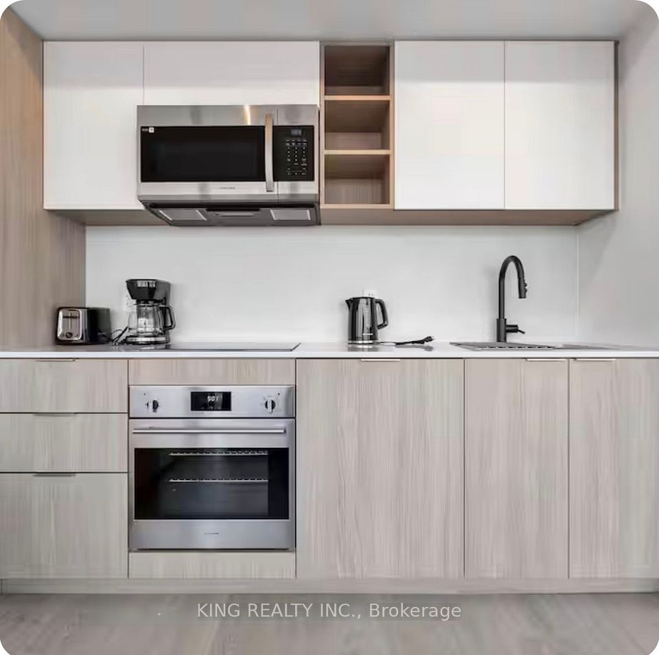 36 Zorra Street 529, Toronto, On M8z 0g5
