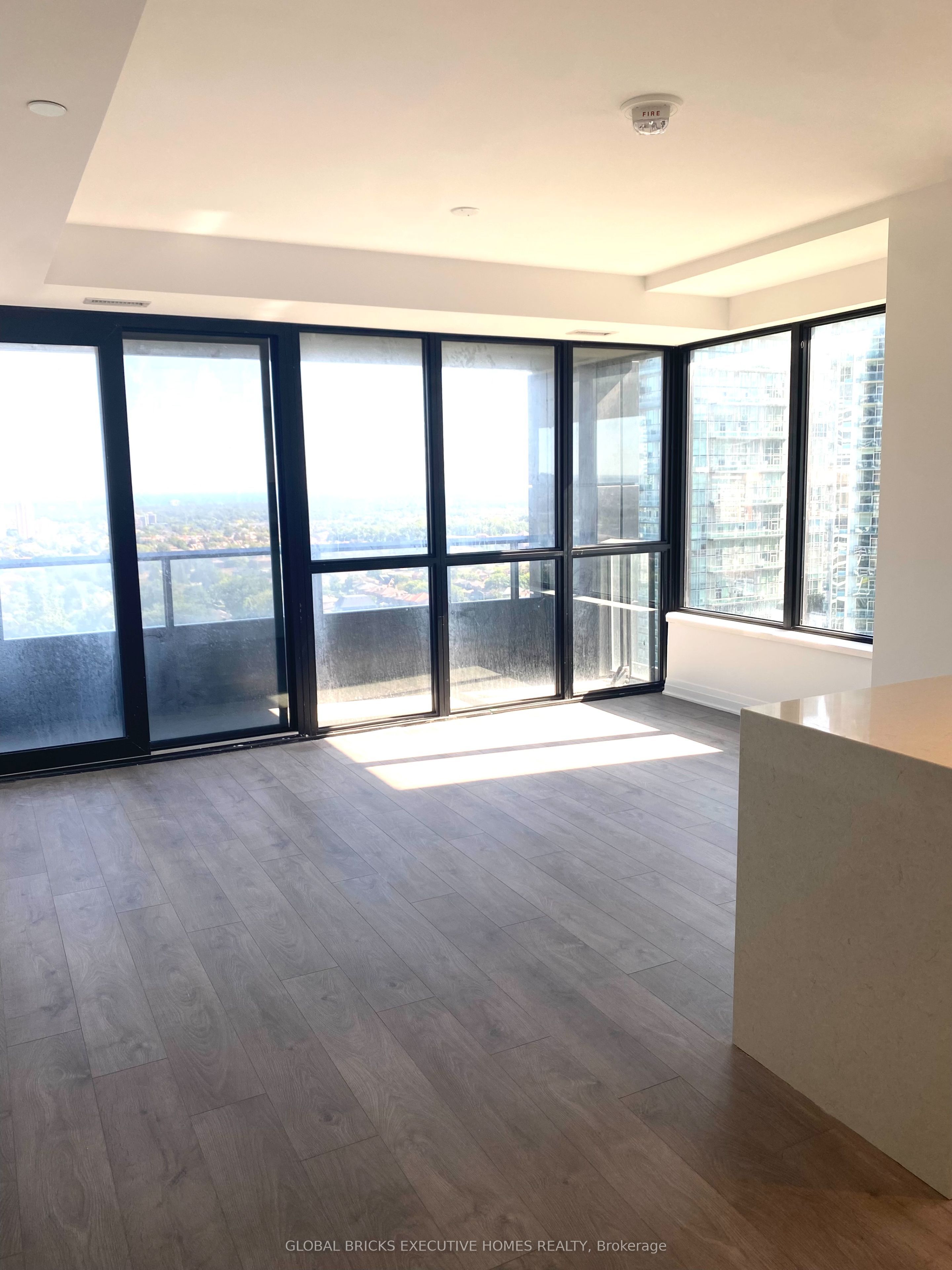 4015 The Exchange Road 1804, Mississauga, On L5b 0n9