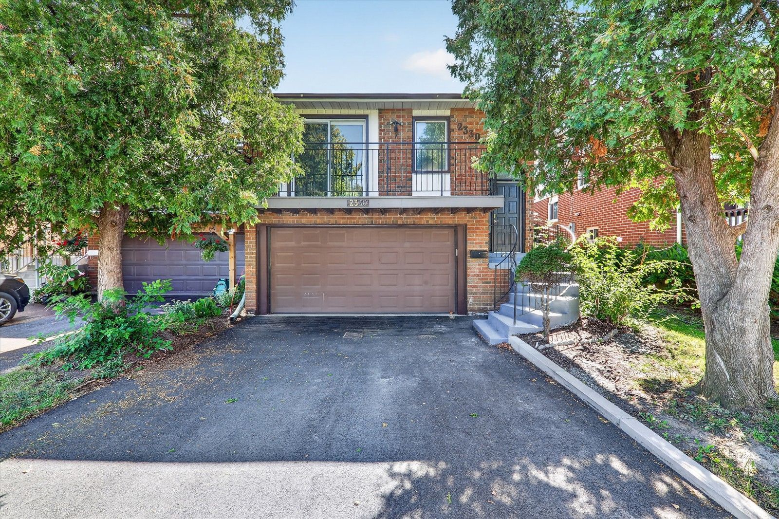 2330 Glastonbury Road S, Burlington, On L7p 3y3