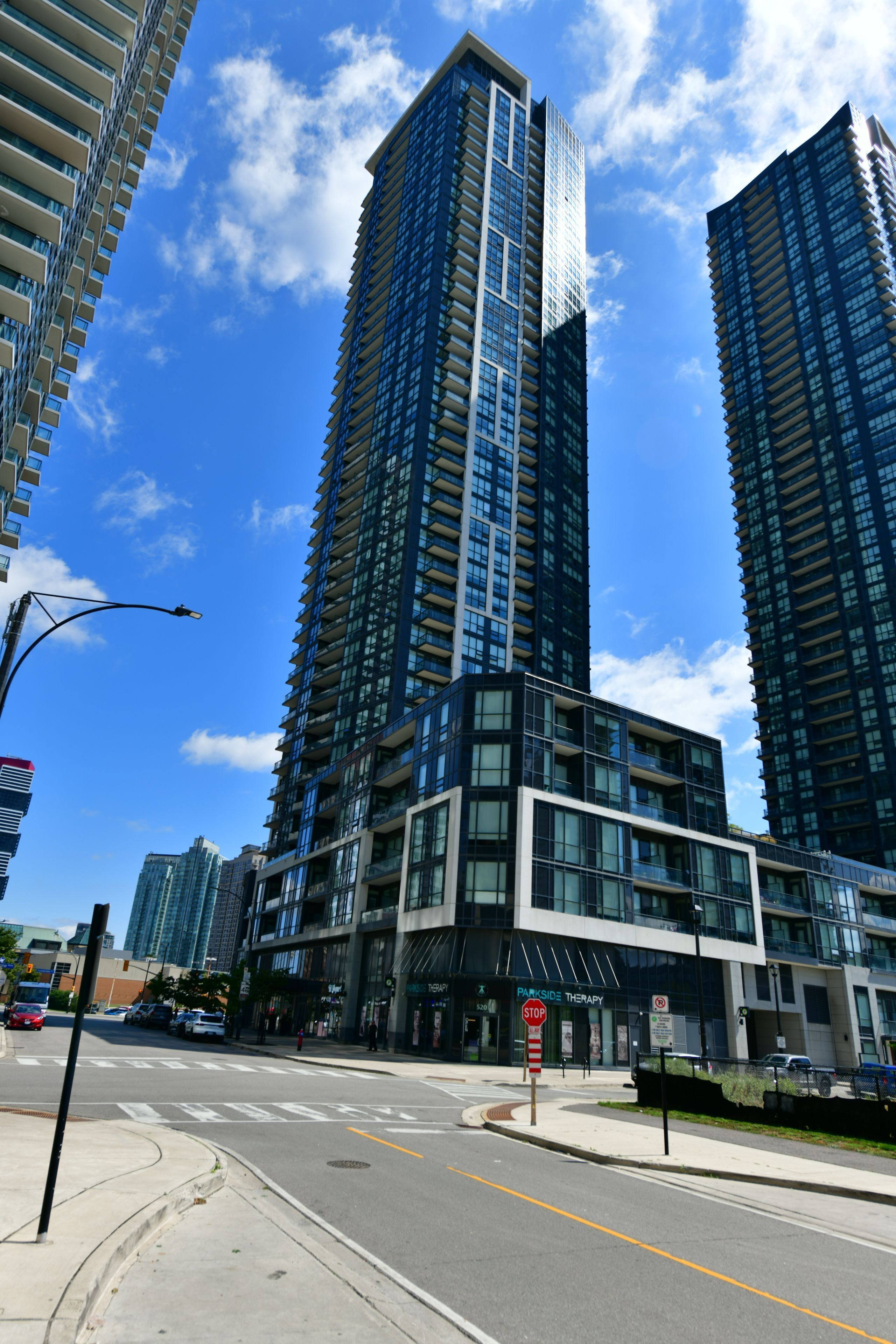 510 Curran Place 2001, Mississauga, On L5b 0j8