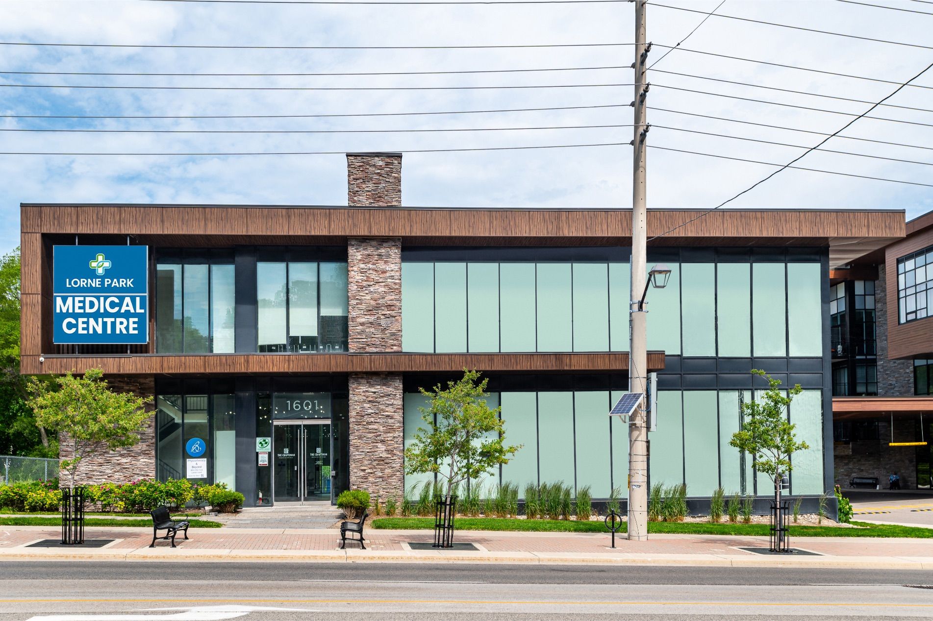 1601 Lakeshore Road W, Mississauga, On L5j 1j4