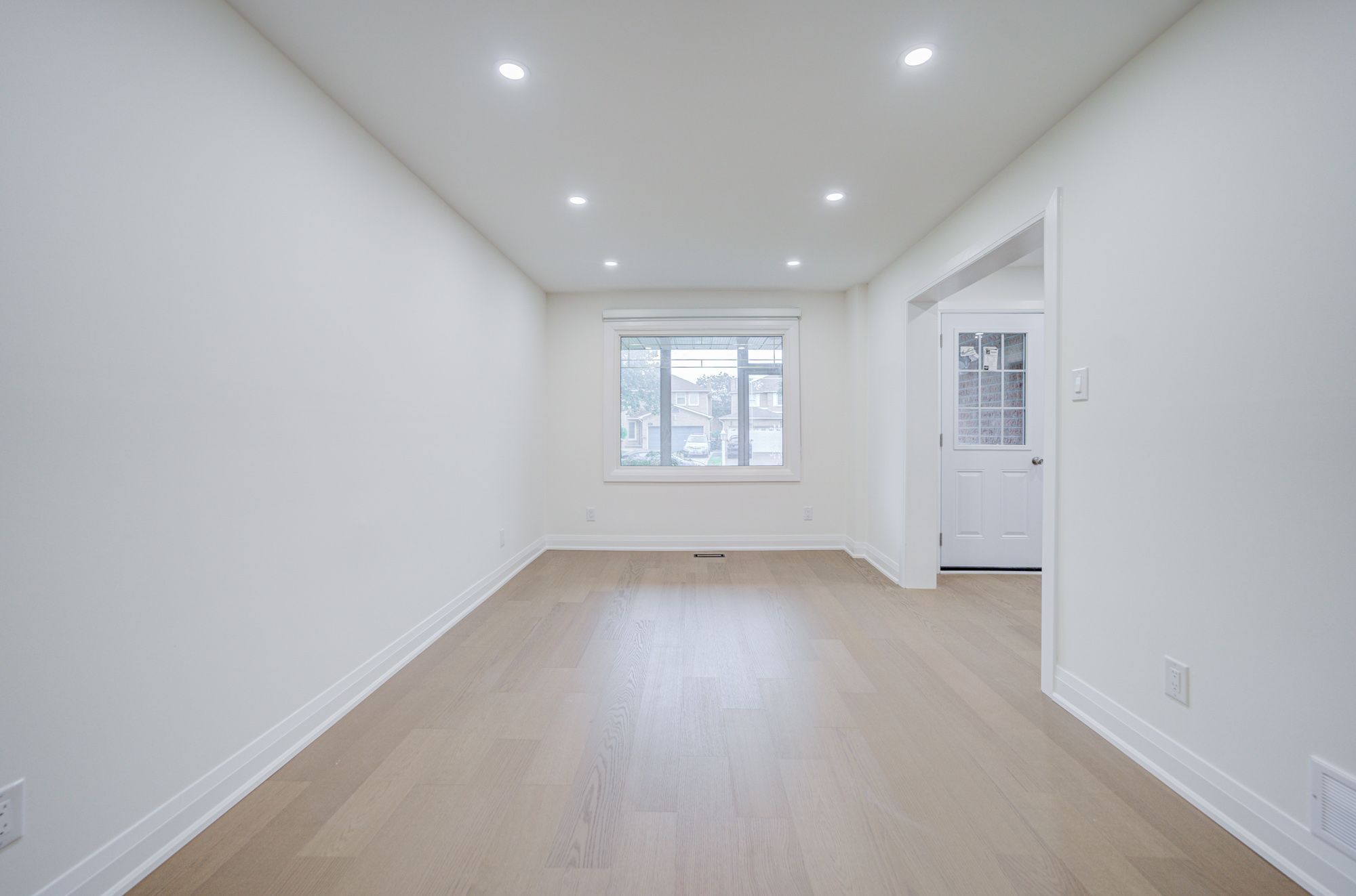 199 Harrowsmith Drive W, Mississauga, On L5r 1r8