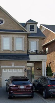 3330 Sunlight Street, Mississauga, On L5m 0g8