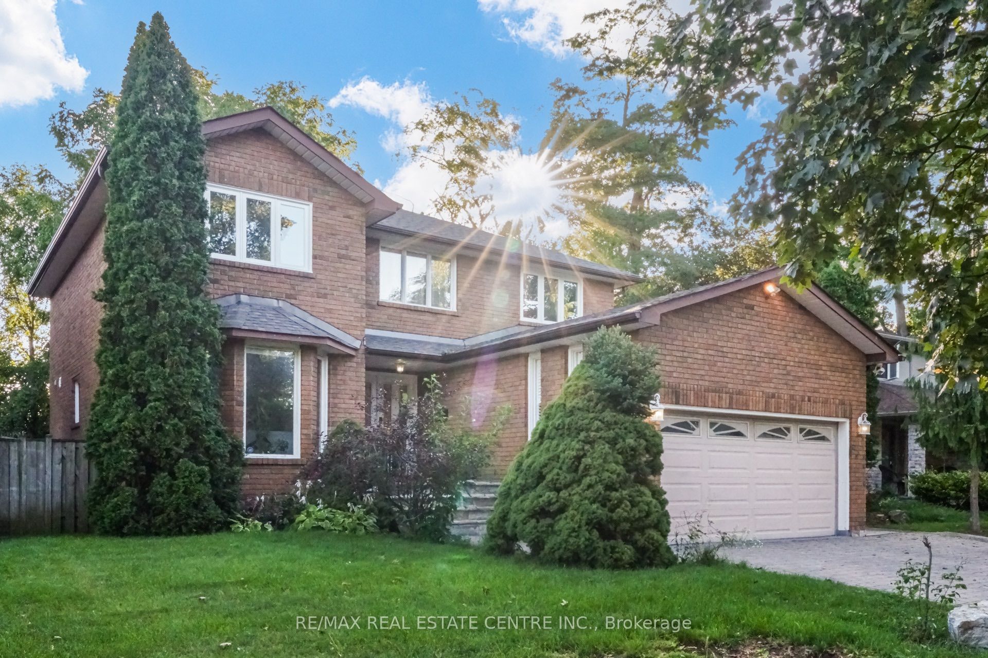 167 Whitchurch Mews Upper Level, Mississauga, On L5a 4b2