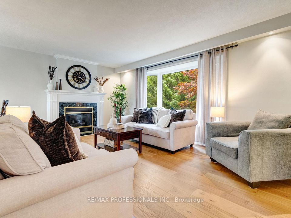 652 Meadow Lane, Burlington, On L7l 4r8