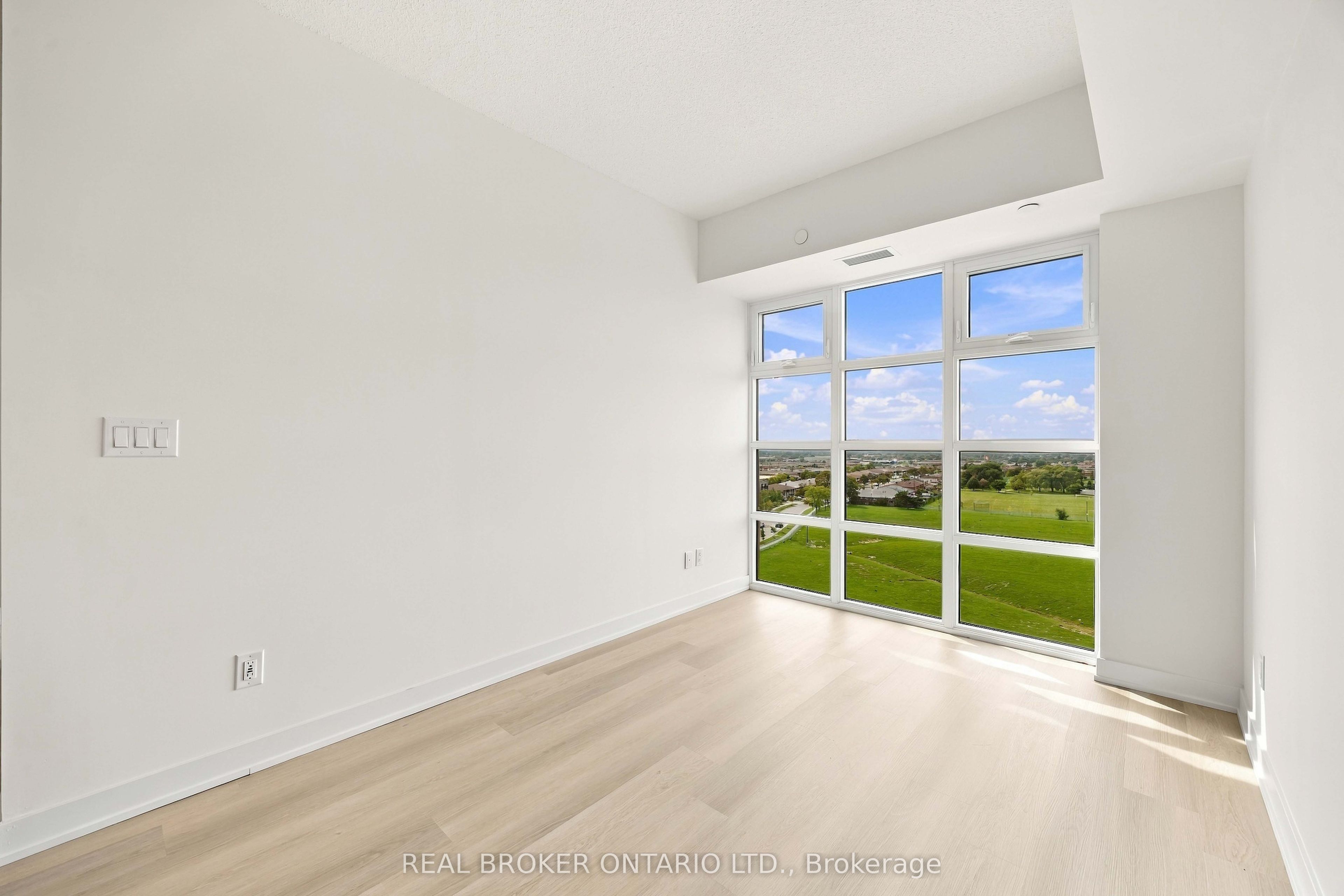 2825 Jane Street 915, Toronto, On M3n 0a8