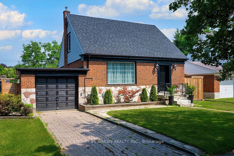 32 Castlebar Road, Toronto, On M8z 2j5