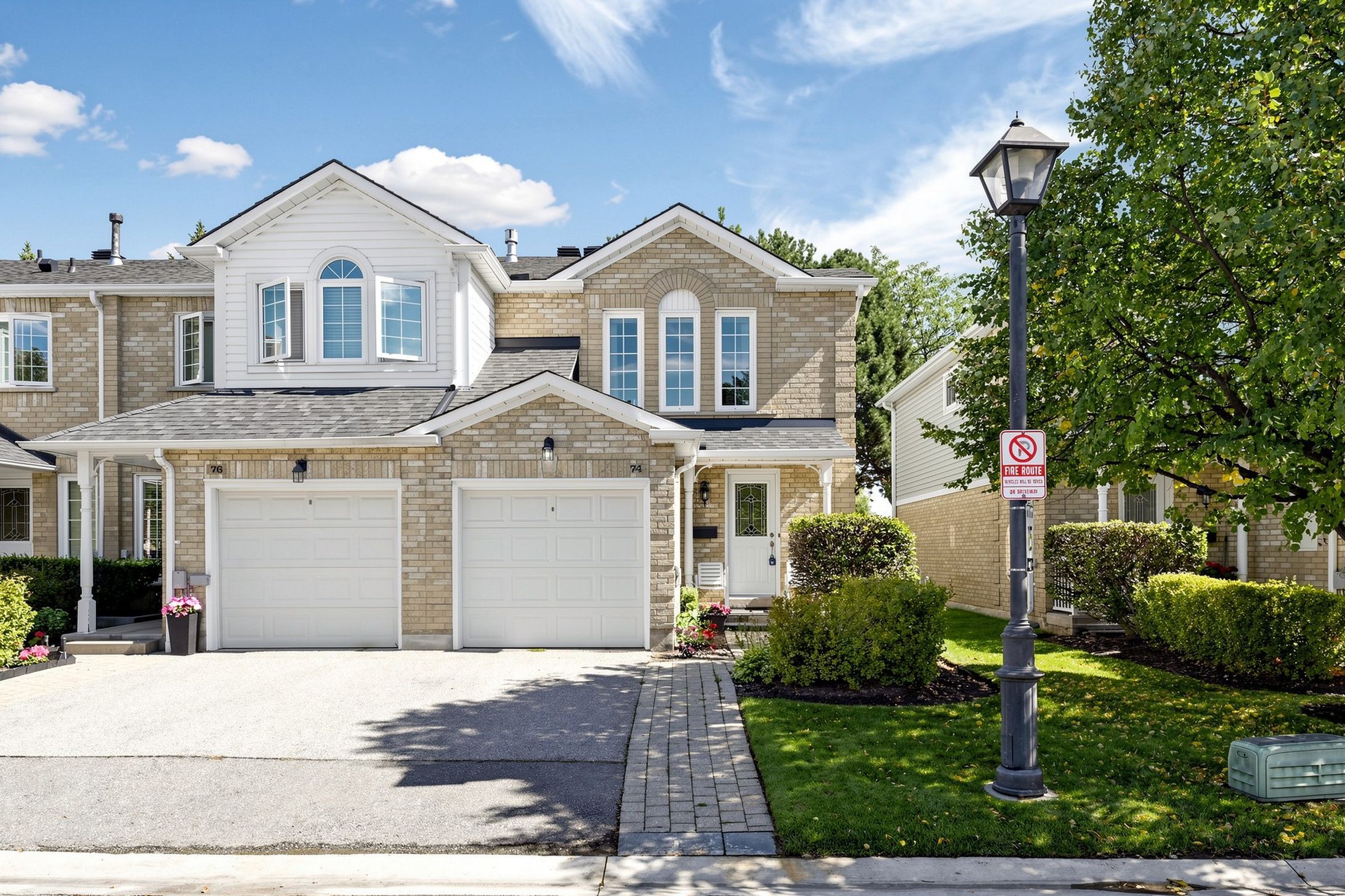 74 Heathcliffe Square, Brampton, On L6s 5r4