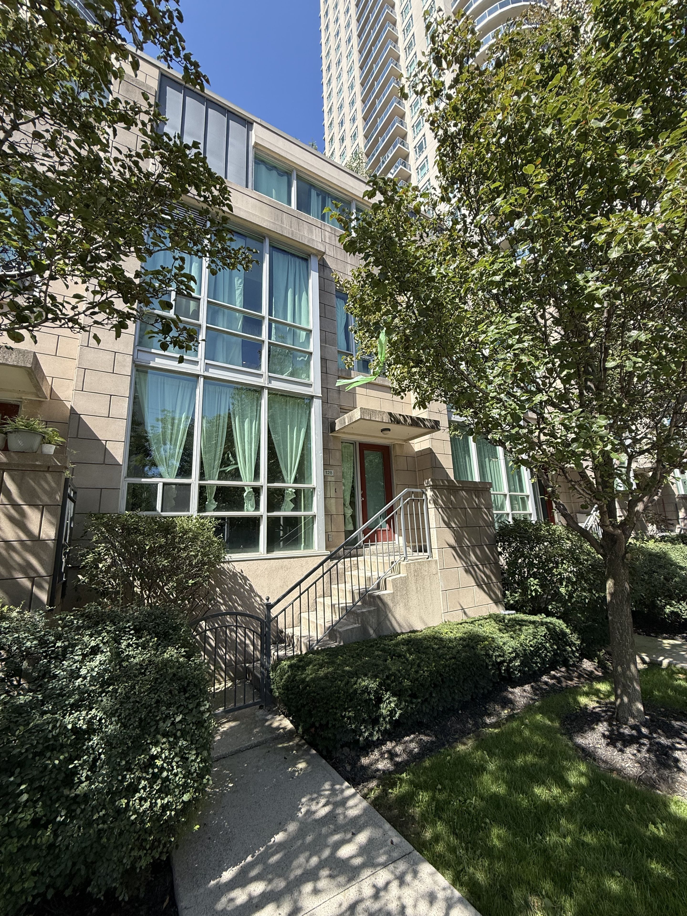 70 Absolute Avenue Th 128, Mississauga, On L4z 0a4