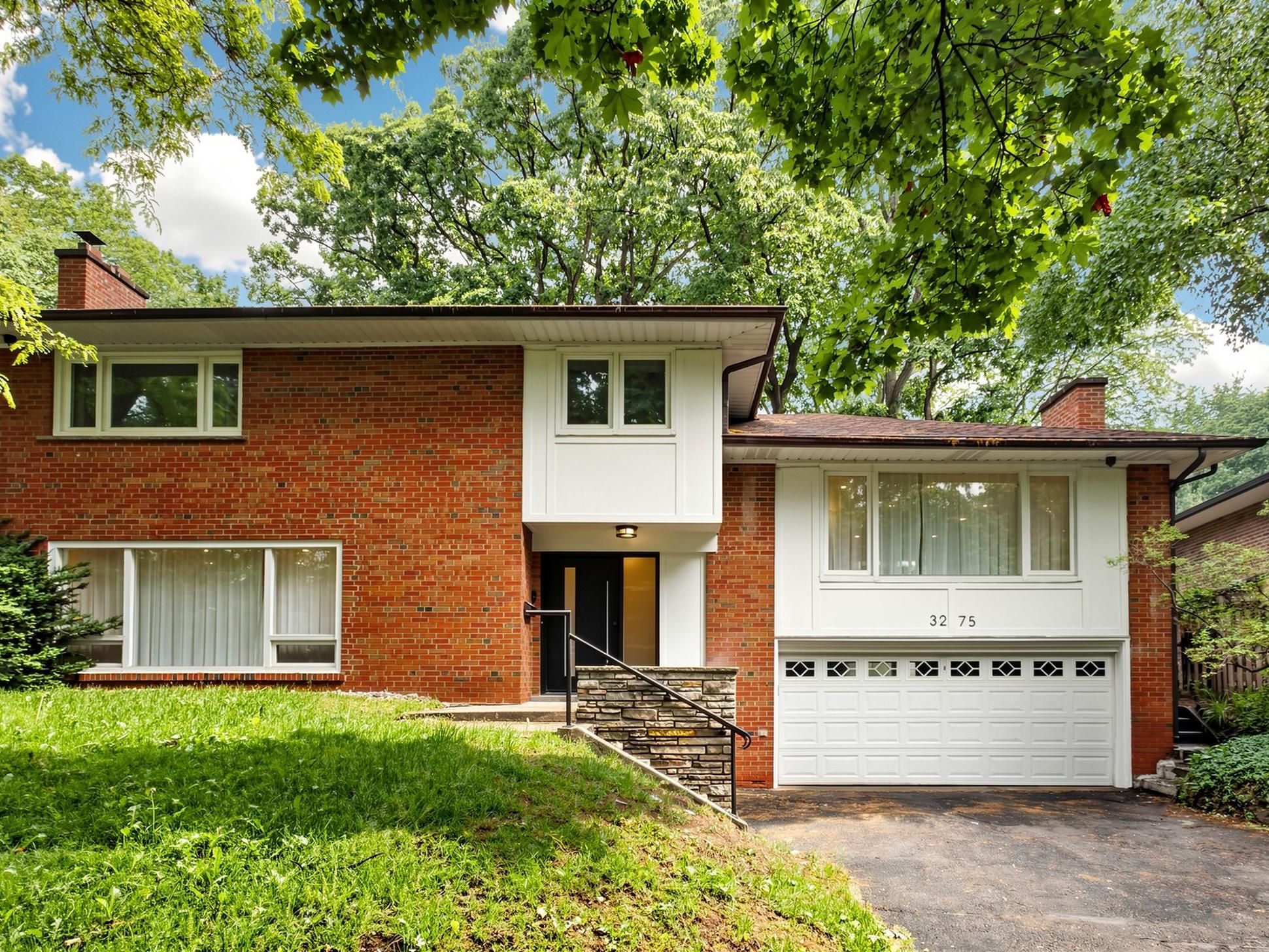 3275 Credit Heights Drive, Mississauga, On L5c 2l8