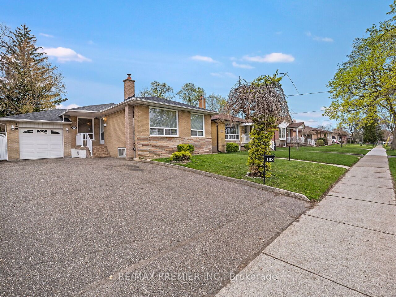 108 Thistle Down Boulevard, Toronto, On M9v 1j6